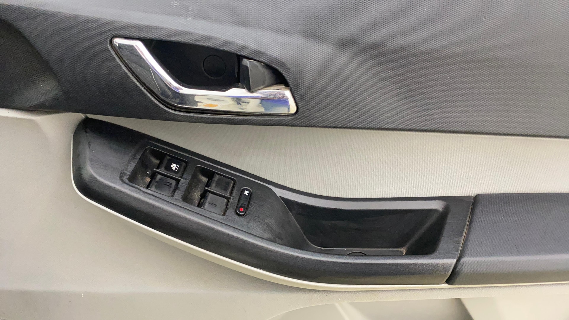 View 2022 Tata Tiago Revotorq XB Image 33 Used 2022 Tata Tiago Revotorq XB Image 33