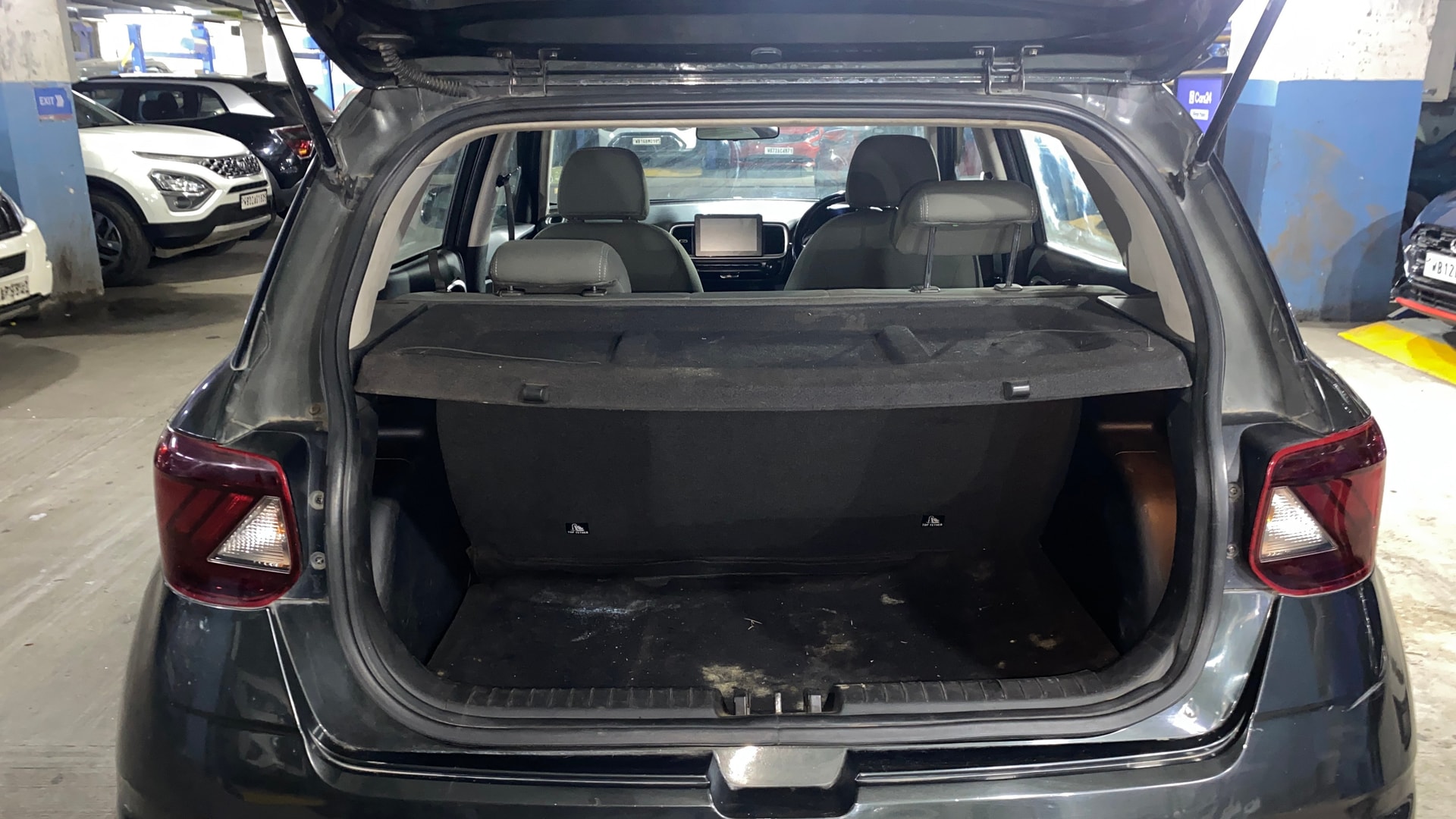 View 2021 Hyundai Venue SX 1.0 iMT Petrol Image 11 Used 2021 Hyundai Venue SX 1.0 iMT Petrol Image 11