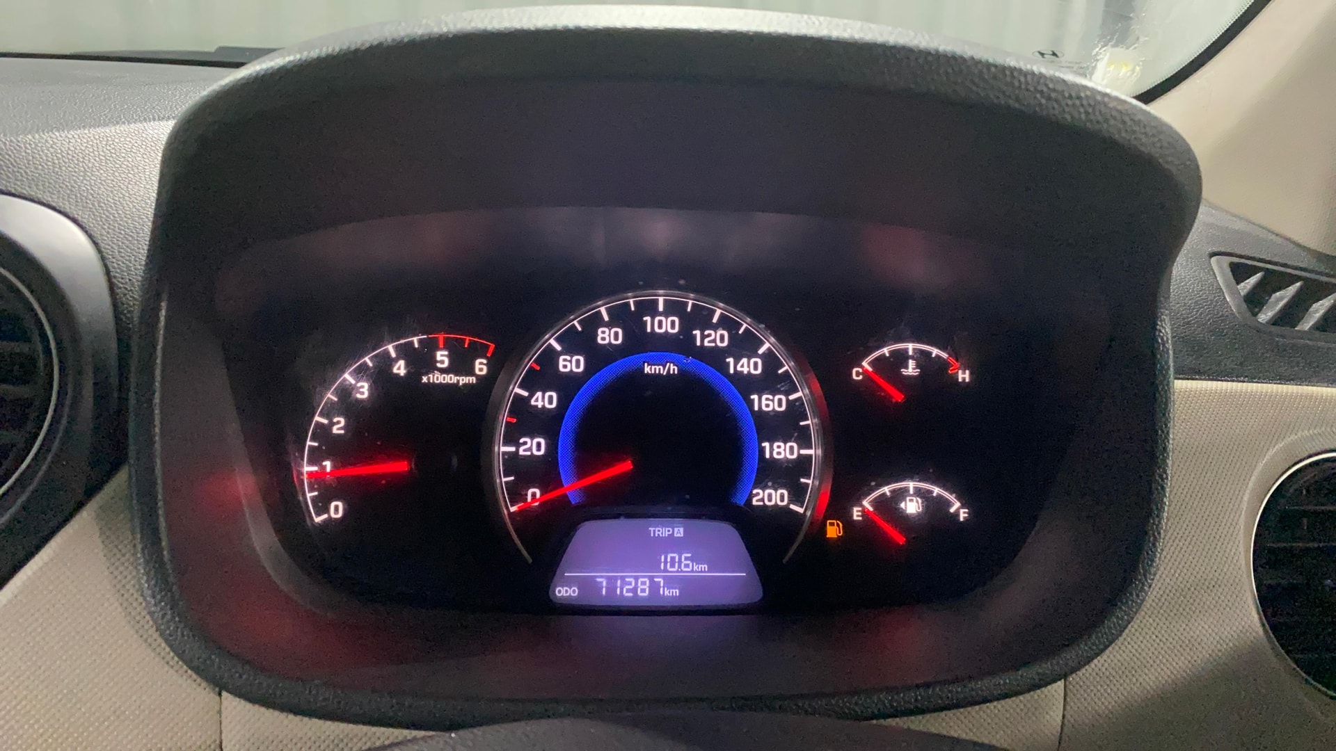 View 2014 Hyundai Grand i10 1.1 Magna Diesel Image 33 Used 2014 Hyundai Grand i10 1.1 Magna Diesel Image 33