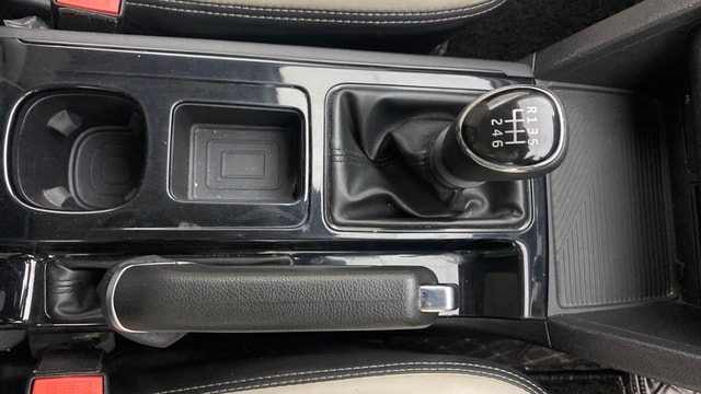 View Mahindra XUV700 Image 38 Used Mahindra XUV700 Image 38