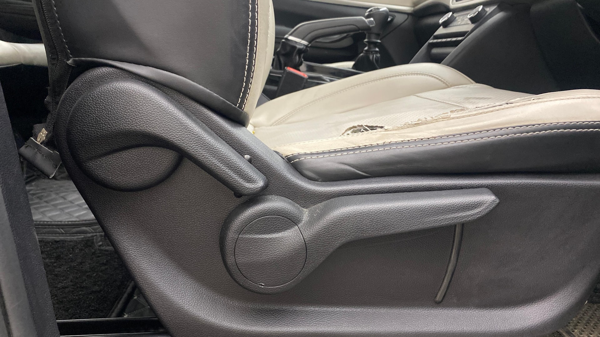 Used 2023 Mahindra XUV700 Used 2023 Mahindra XUV700