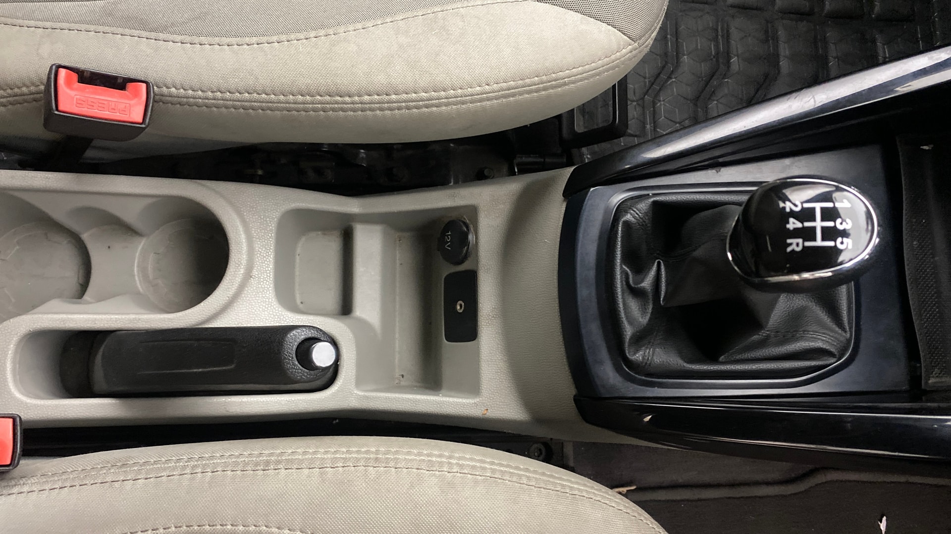 View 2016 Ford EcoSport Trend+ 1.0L EcoBoost Image 37 Used 2016 Ford EcoSport Trend+ 1.0L EcoBoost Image 37