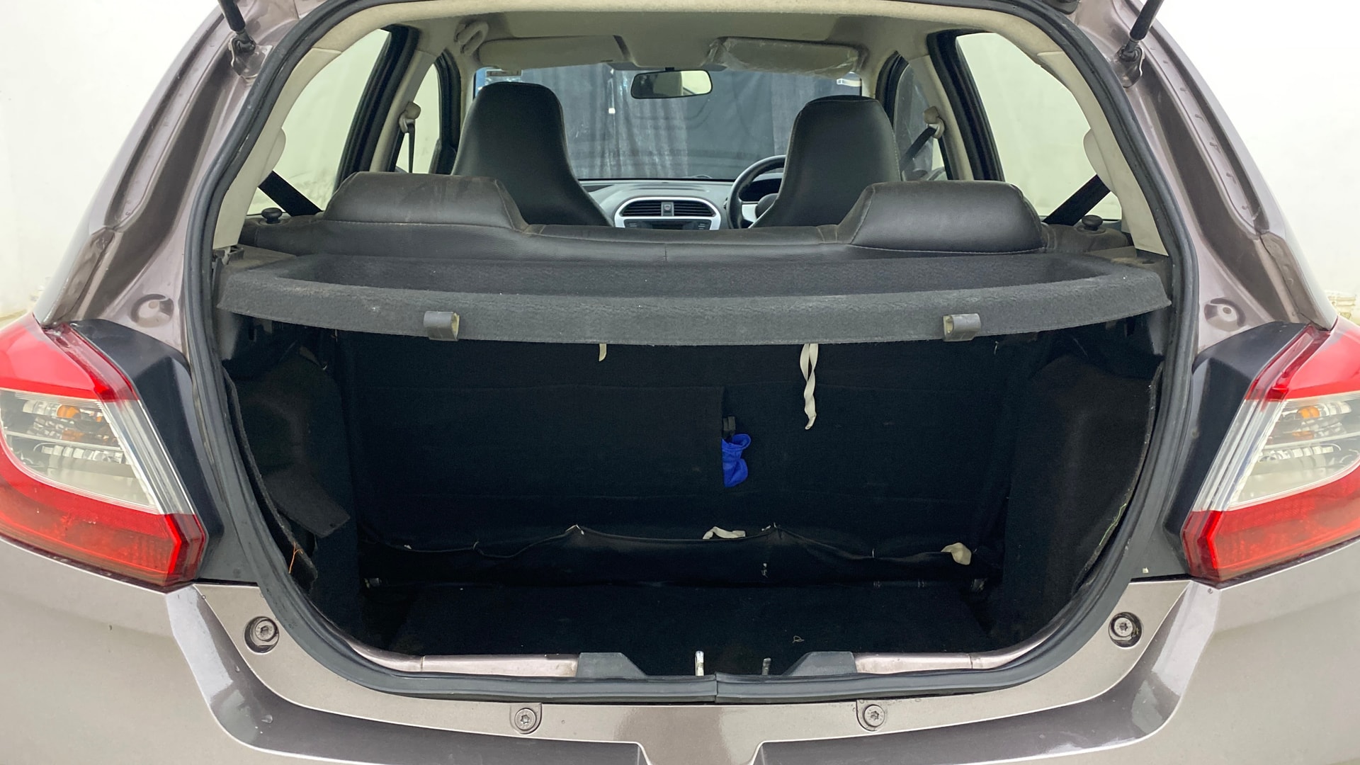 View 2017 Tata Tiago Revotorq XB Image 10 Used 2017 Tata Tiago Revotorq XB Image 10