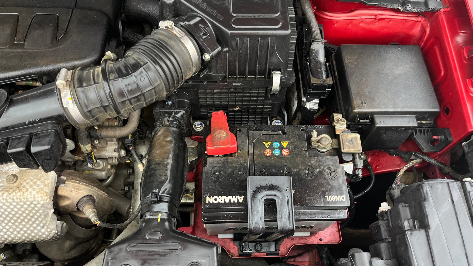 View 2023 Mahindra XUV300 W4 Petrol BS IV Image 14 Used 2023 Mahindra XUV300 W4 Petrol BS IV Image 14