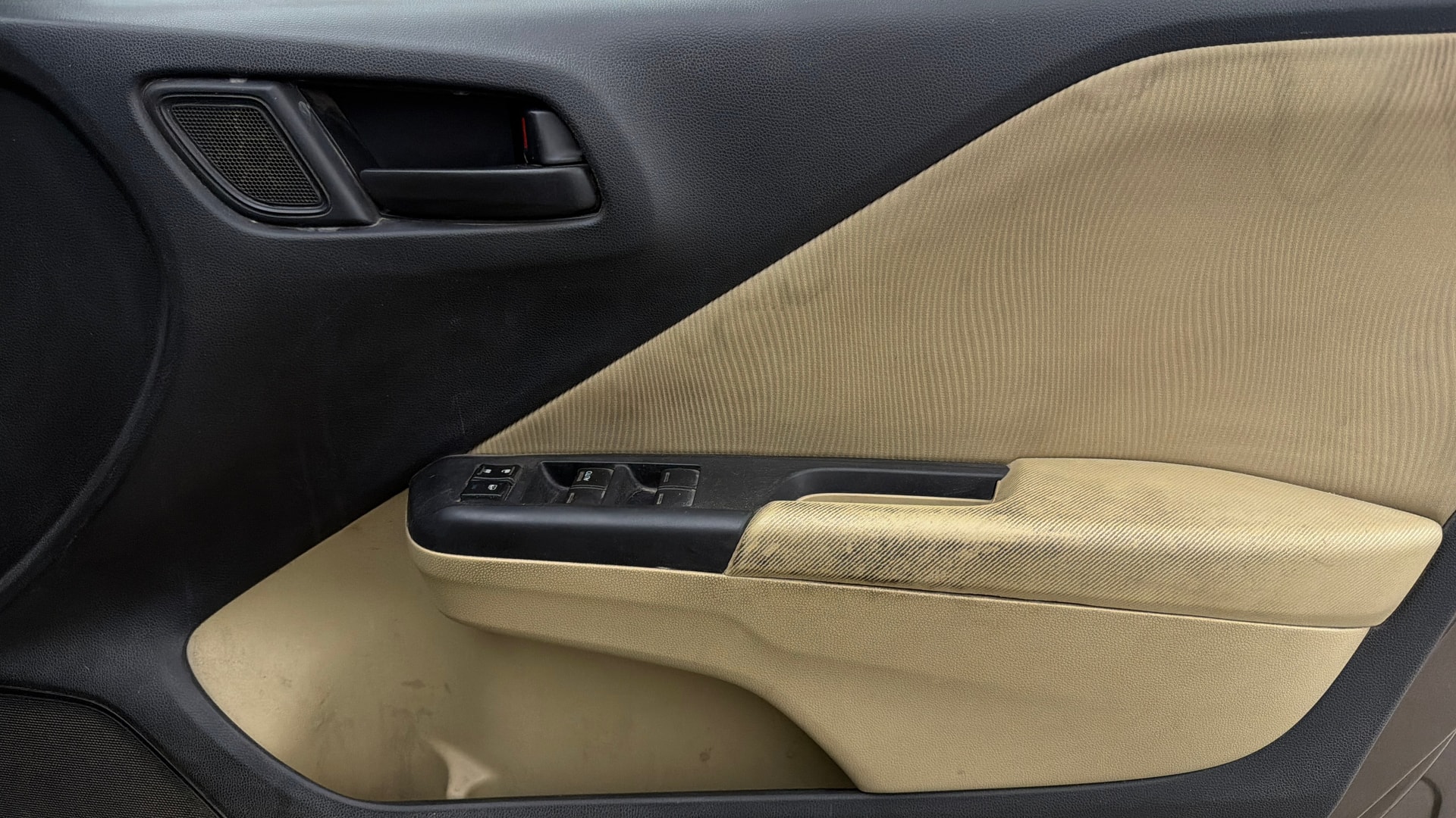 View 2014 Honda City ZX MT Diesel Anniversary Edition Image 33 Used 2014 Honda City ZX MT Diesel Anniversary Edition Image 33