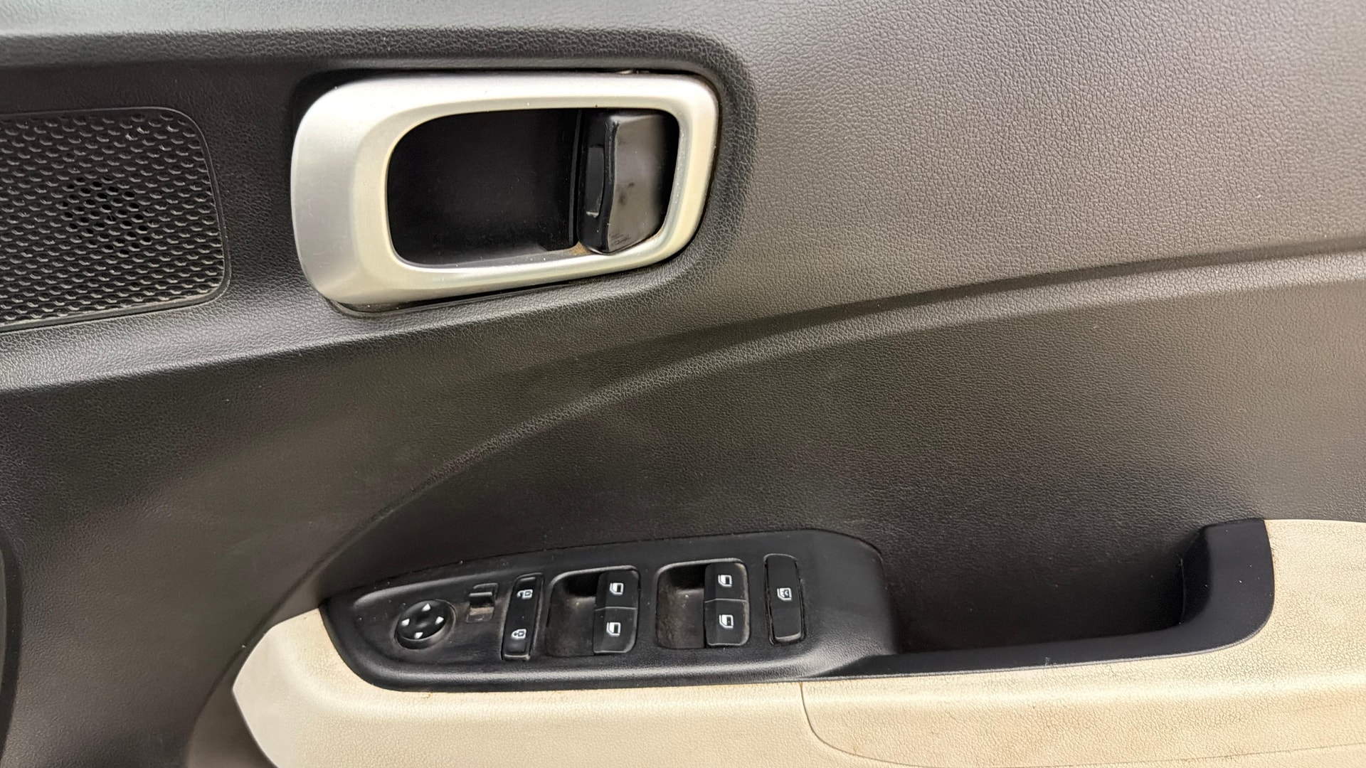 View 2023 Hyundai Venue S 1.2 Petrol Image 32 Used 2023 Hyundai Venue S 1.2 Petrol Image 32