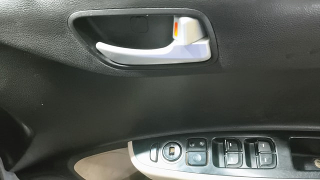 View Hyundai Xcent Image 32 Used Hyundai Xcent Image 32