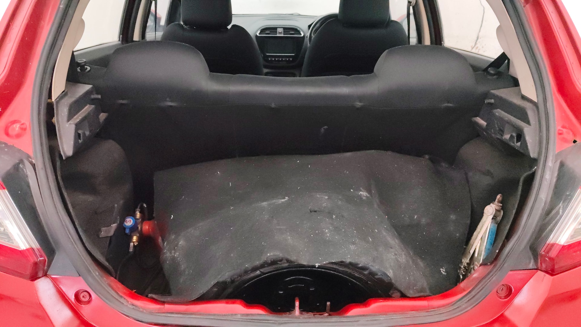 View 2019 Tata Tiago Revotorq XB Image 10 Used 2019 Tata Tiago Revotorq XB Image 10