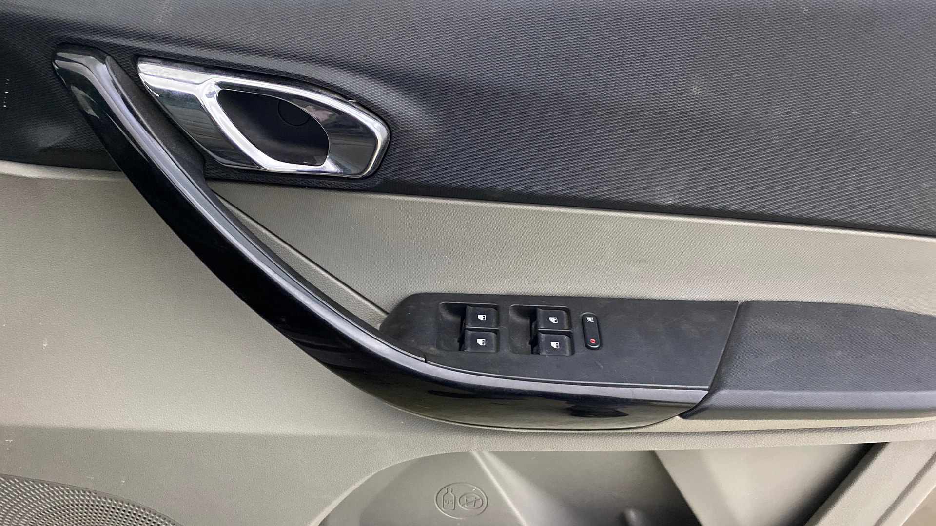 View 2017 Tata Tiago Revotorq XB Image 32 Used 2017 Tata Tiago Revotorq XB Image 32
