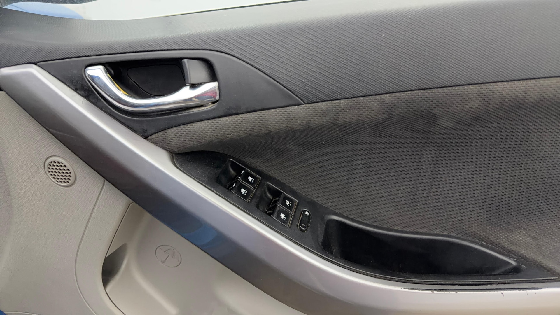 View 2018 Tata Nexon Revotron XE Image 33 Used 2018 Tata Nexon Revotron XE Image 33
