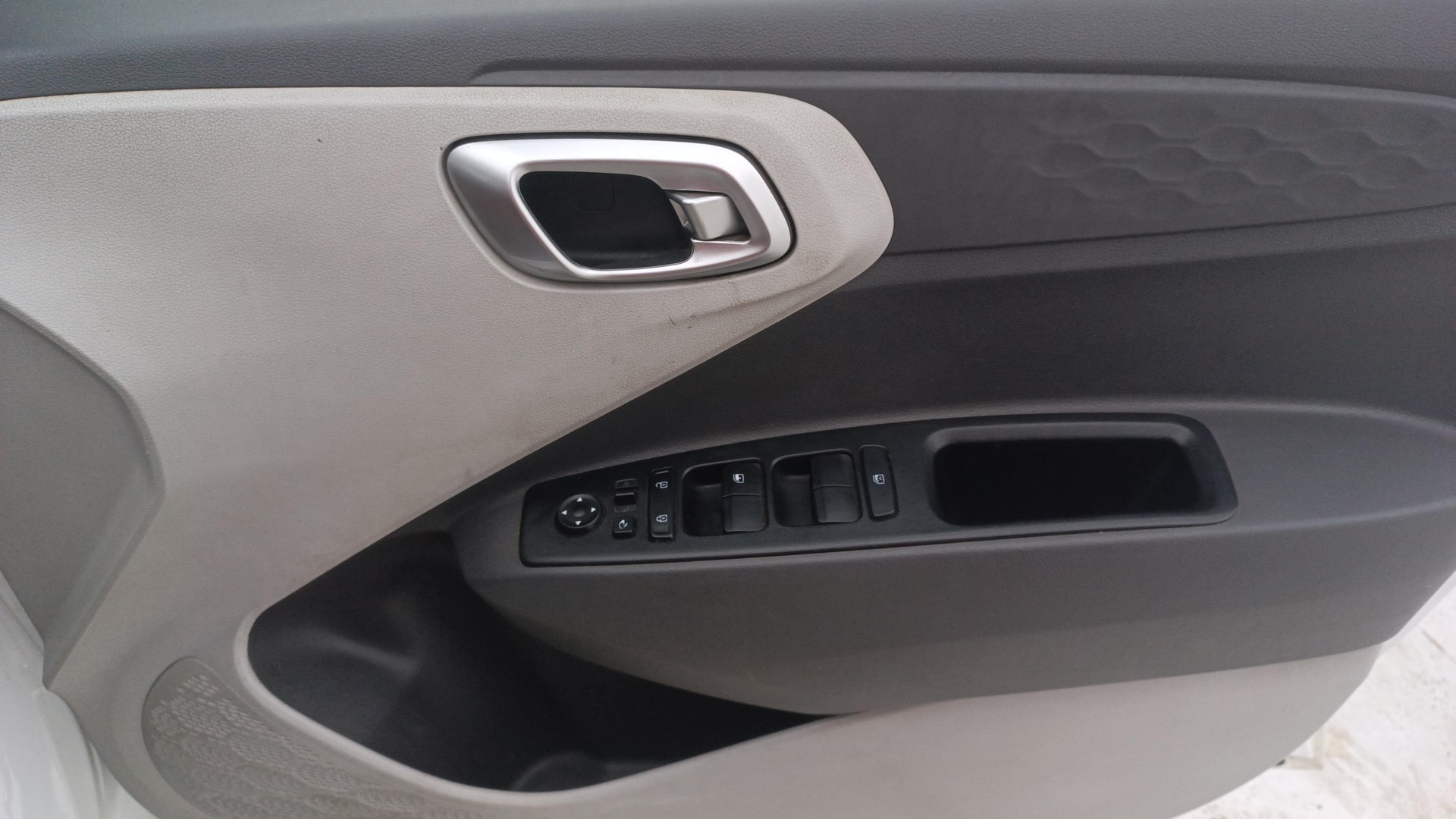 View 2020 Hyundai Grand i10 Nios Sportz Petrol AMT Image 37 Used 2020 Hyundai Grand i10 Nios Sportz Petrol AMT Image 37
