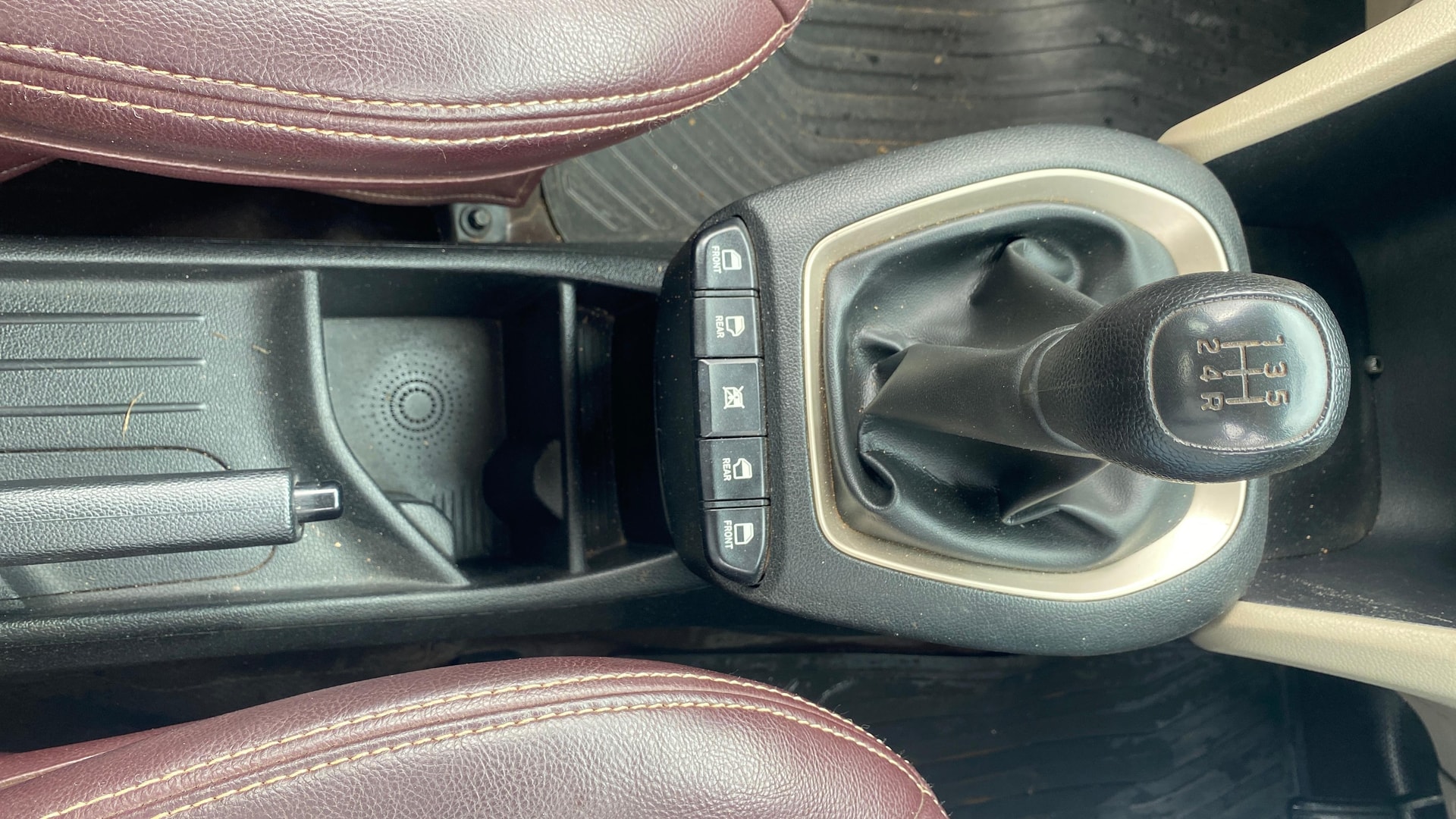 View 2022 Hyundai New Santro D-Lite Petrol Image 37 Used 2022 Hyundai New Santro D-Lite Petrol Image 37