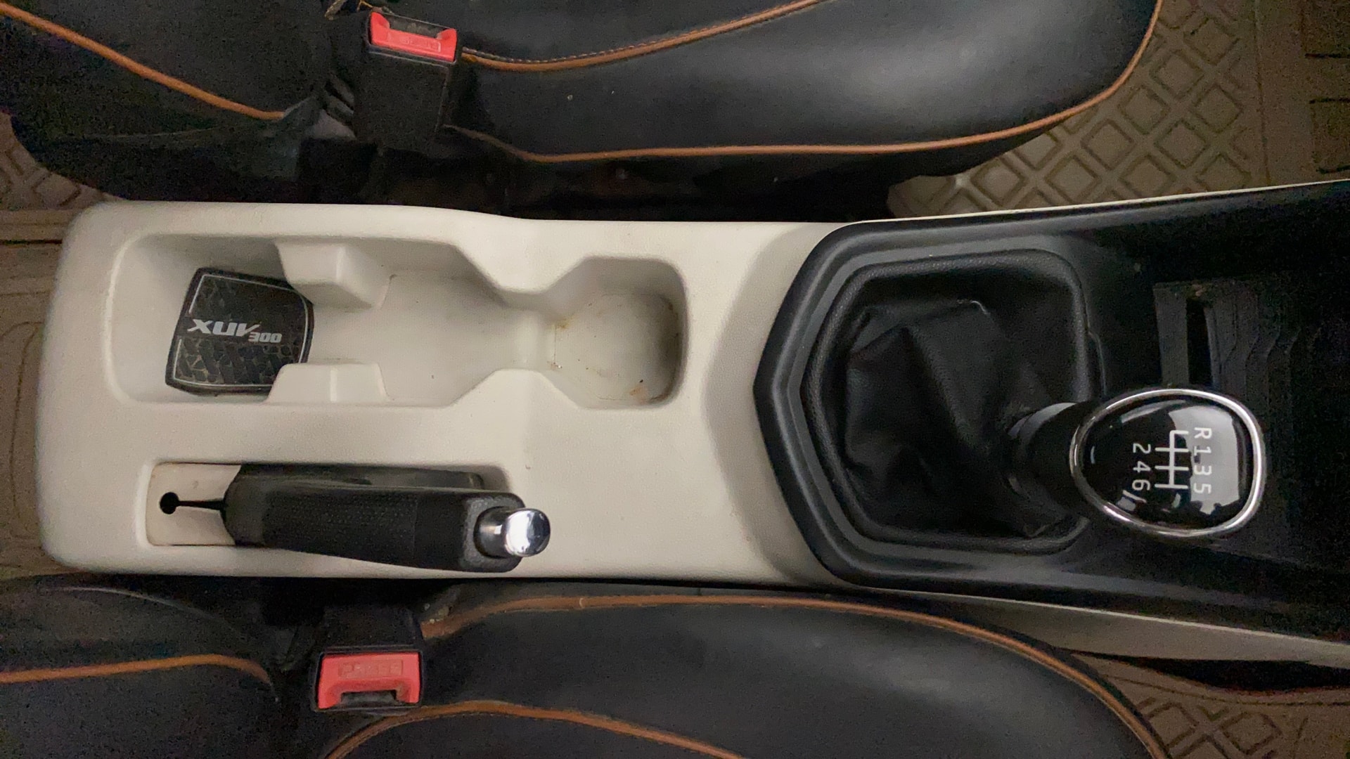 Used 2022 Mahindra XUV300 Used 2022 Mahindra XUV300