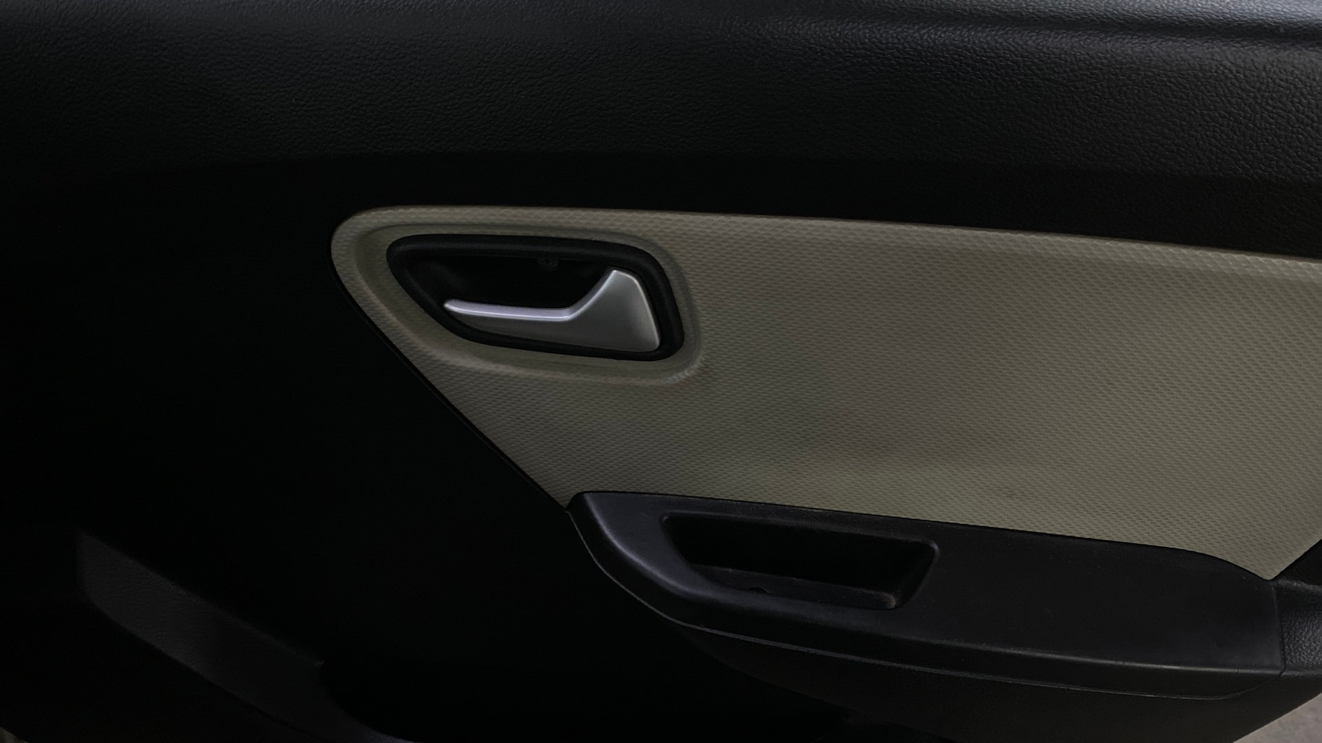 View 2020 Maruti Suzuki 1000 Base Variant Image 32 Used 2020 Maruti Suzuki 1000 Base Variant Image 32