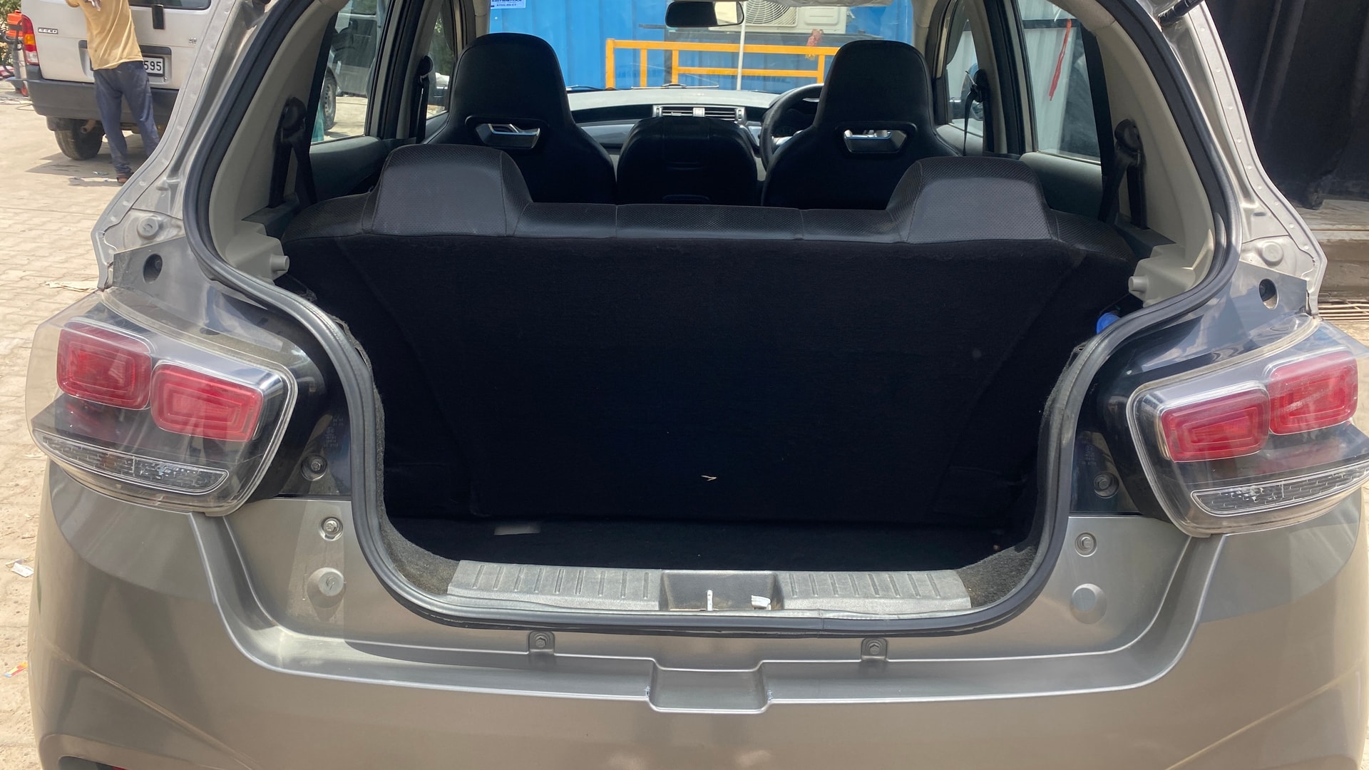 Used 2018 Mahindra KUV100 Used 2018 Mahindra KUV100