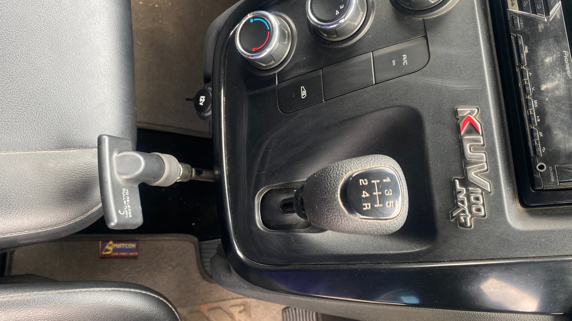 Used 2018 Mahindra KUV100 Used 2018 Mahindra KUV100