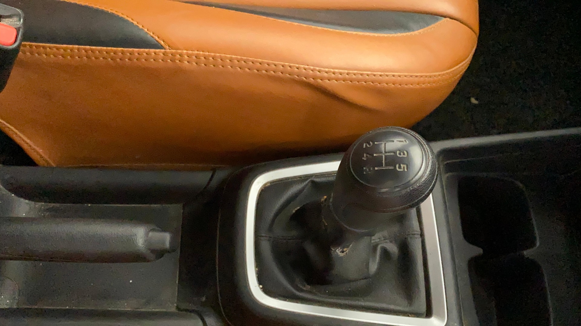 View 2023 Maruti Suzuki 1000 Base Variant Image 38 Used 2023 Maruti Suzuki 1000 Base Variant Image 38