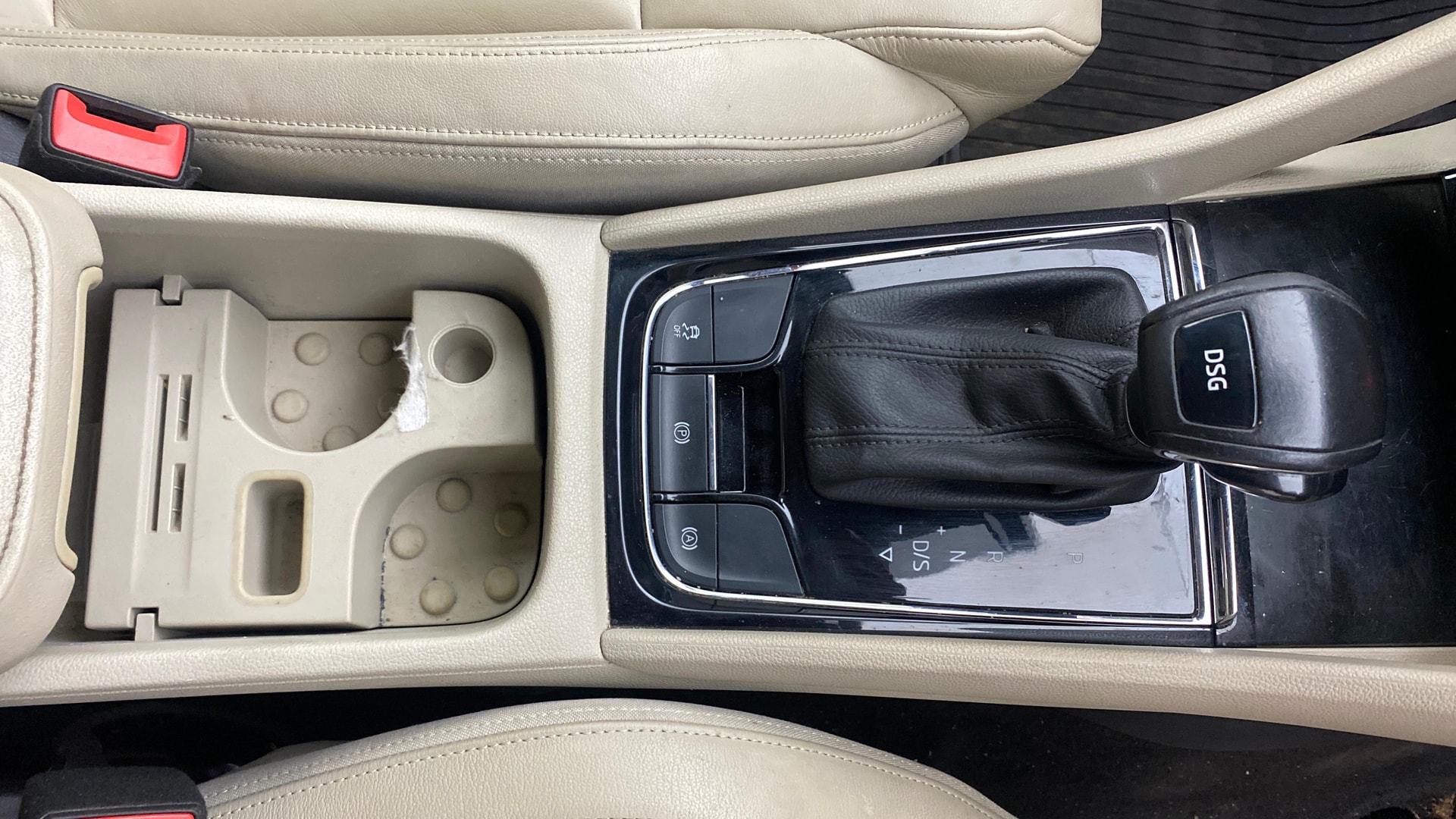 View 2020 Skoda Karoq Style AT Image 40 Used 2020 Skoda Karoq Style AT Image 40