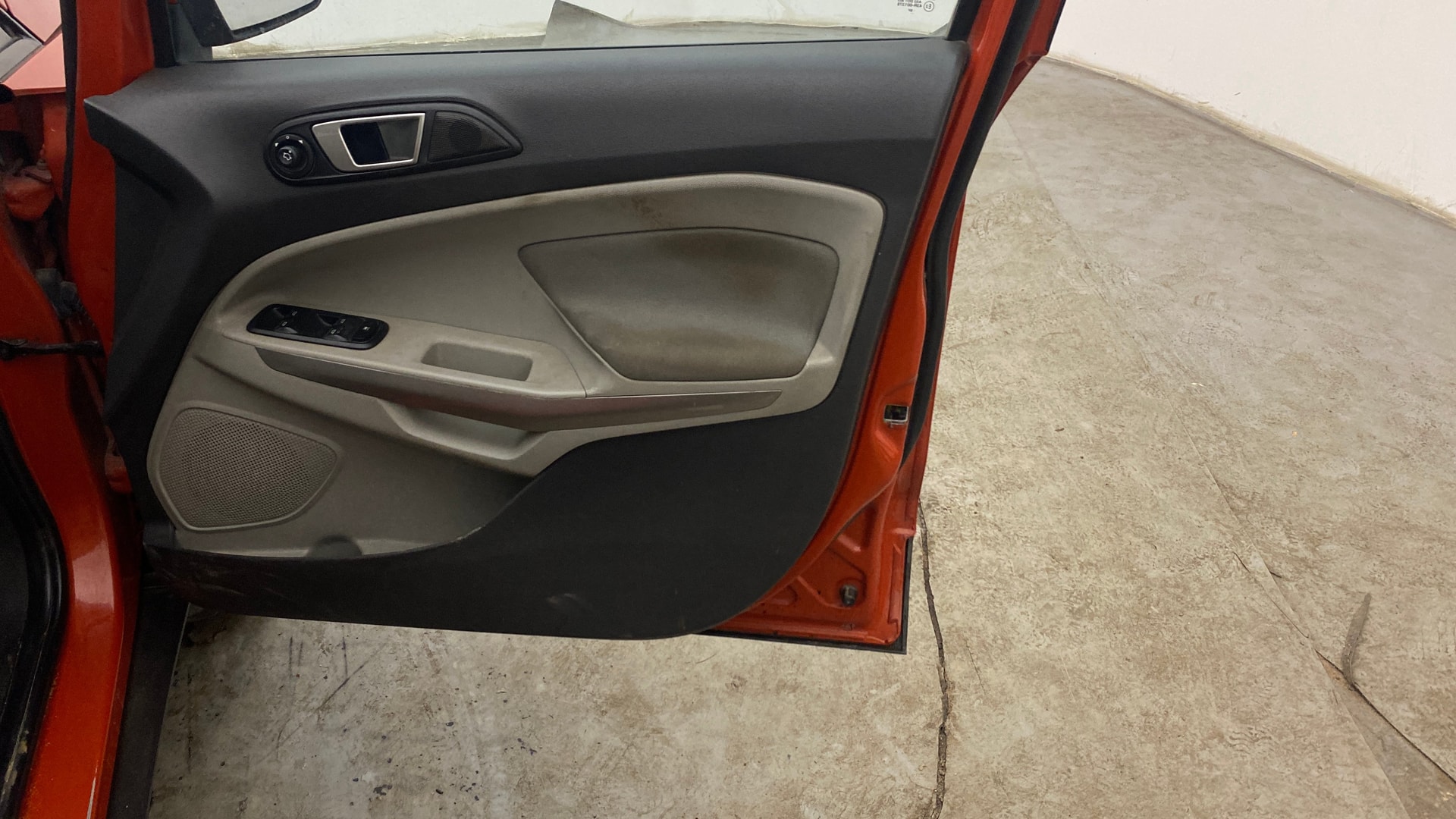View 2015 Ford EcoSport 1.5 TDCi Diesel Ambiente BS IV Image 32 Used 2015 Ford EcoSport 1.5 TDCi Diesel Ambiente BS IV Image 32