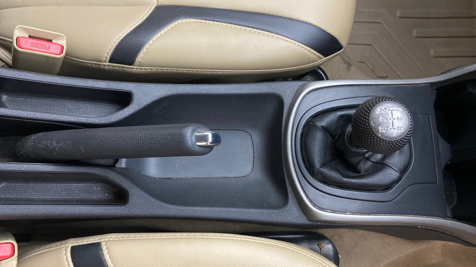 View 2017 Honda City ZX MT Diesel Anniversary Edition Image 40 Used 2017 Honda City ZX MT Diesel Anniversary Edition Image 40