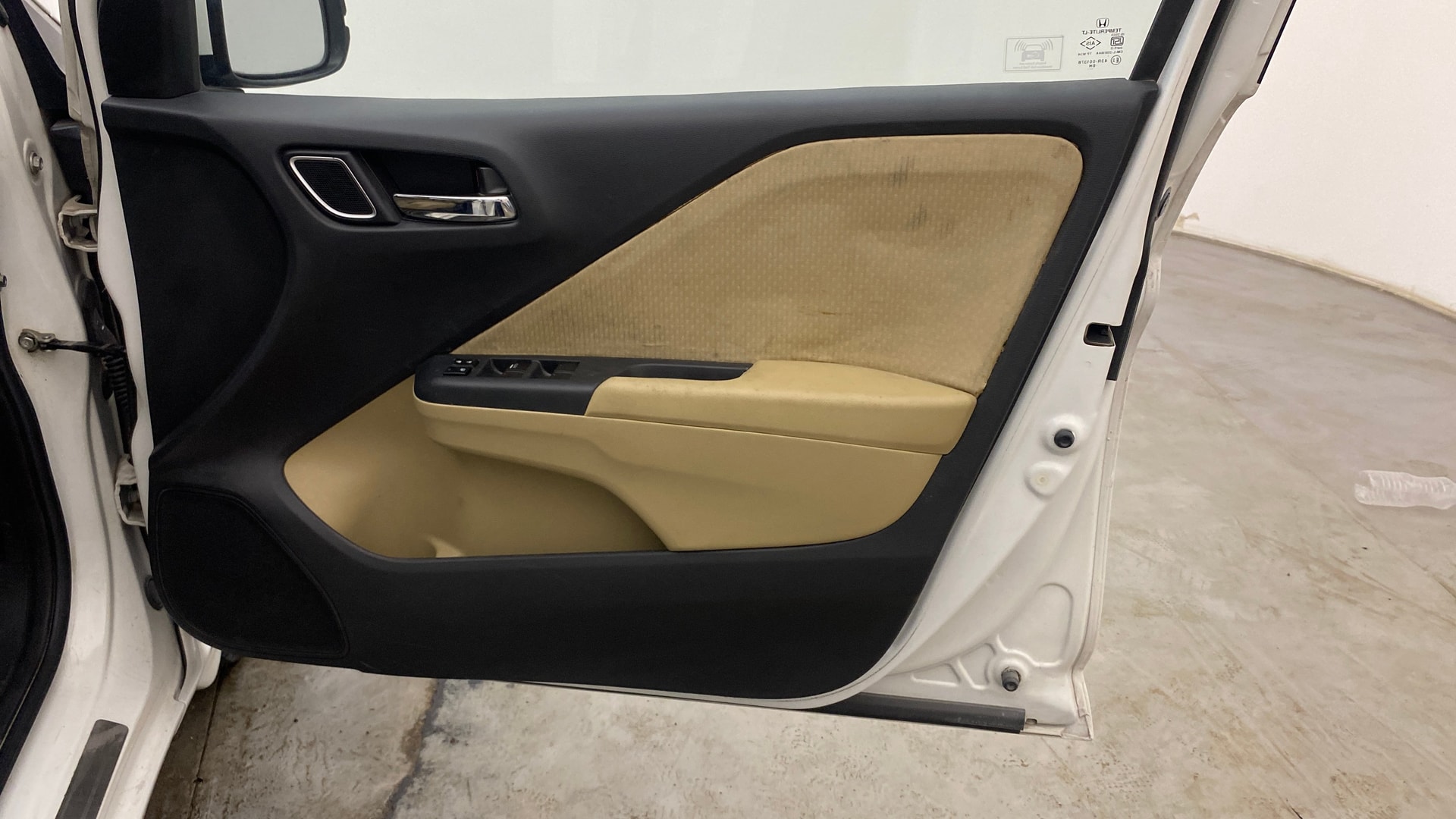 View 2017 Honda City ZX MT Diesel Anniversary Edition Image 34 Used 2017 Honda City ZX MT Diesel Anniversary Edition Image 34