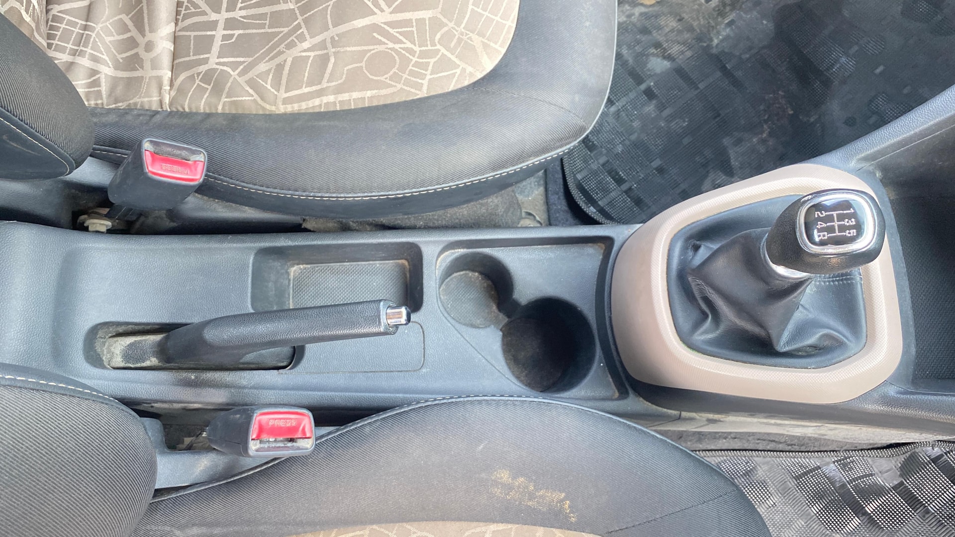 View 2015 Hyundai Grand i10 Sportz 1.2 Kappa Image 37 Used 2015 Hyundai Grand i10 Sportz 1.2 Kappa Image 37
