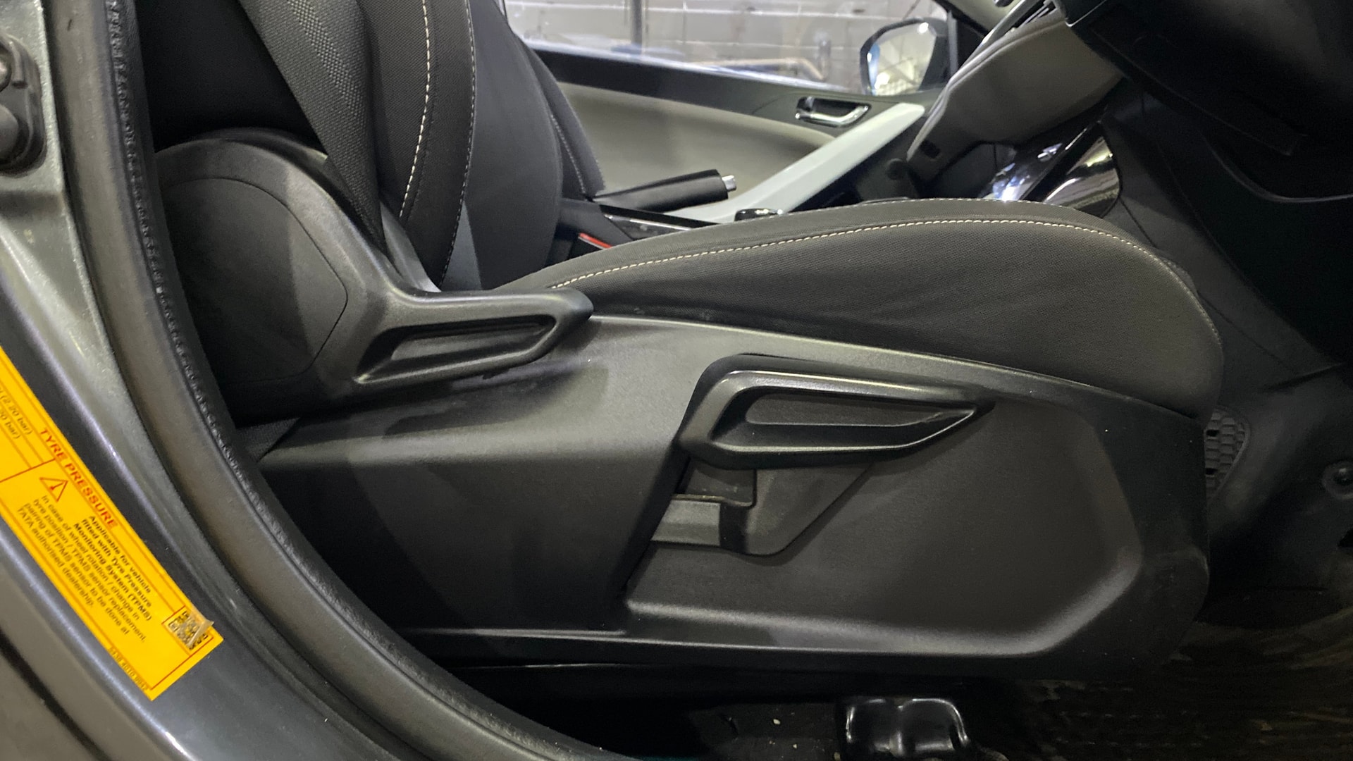 View 2024 Tata Nexon Revotron XE Image 12 Used 2024 Tata Nexon Revotron XE Image 12
