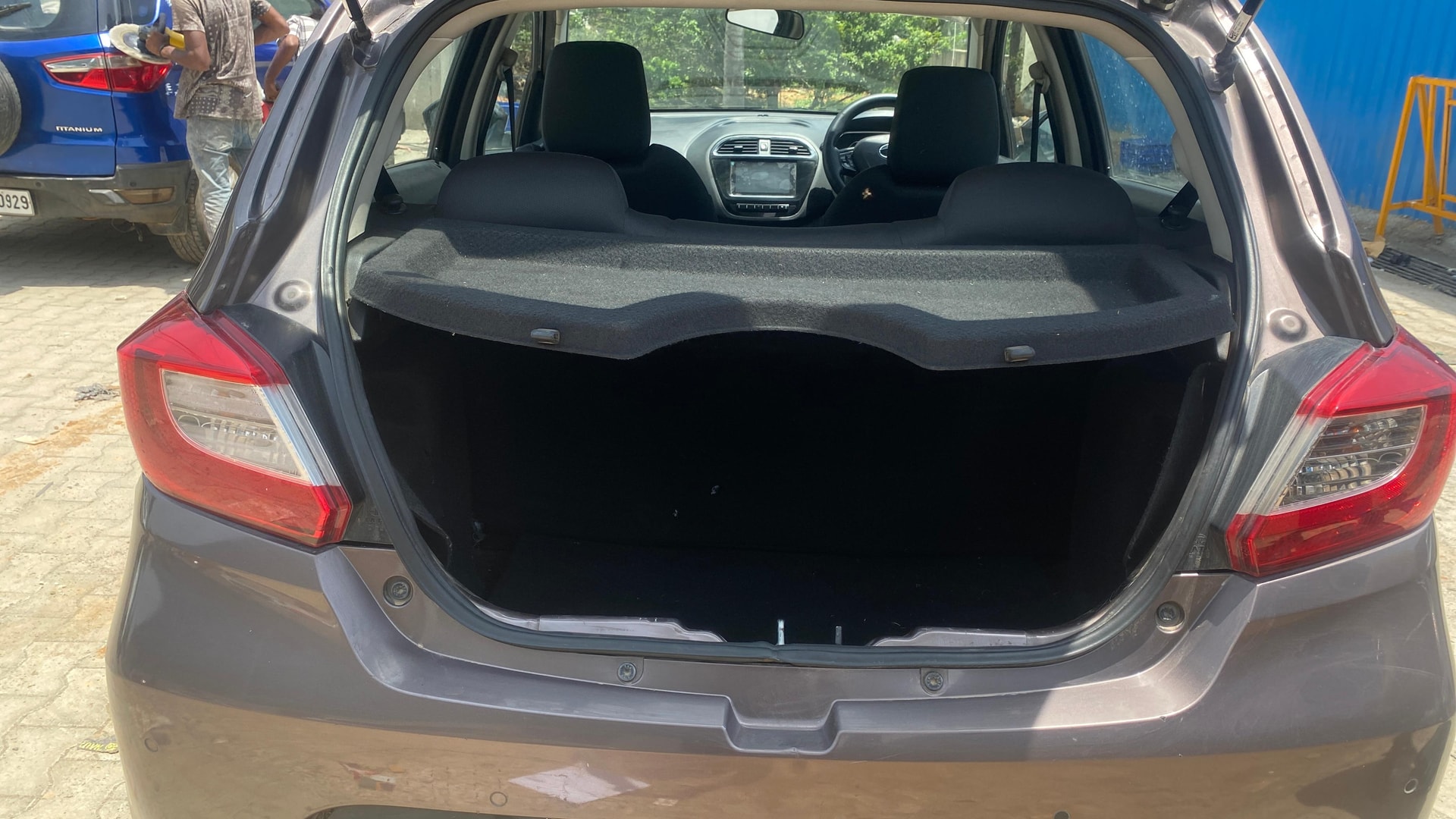 View 2020 Tata Tiago Revotorq XB Image 10 Used 2020 Tata Tiago Revotorq XB Image 10