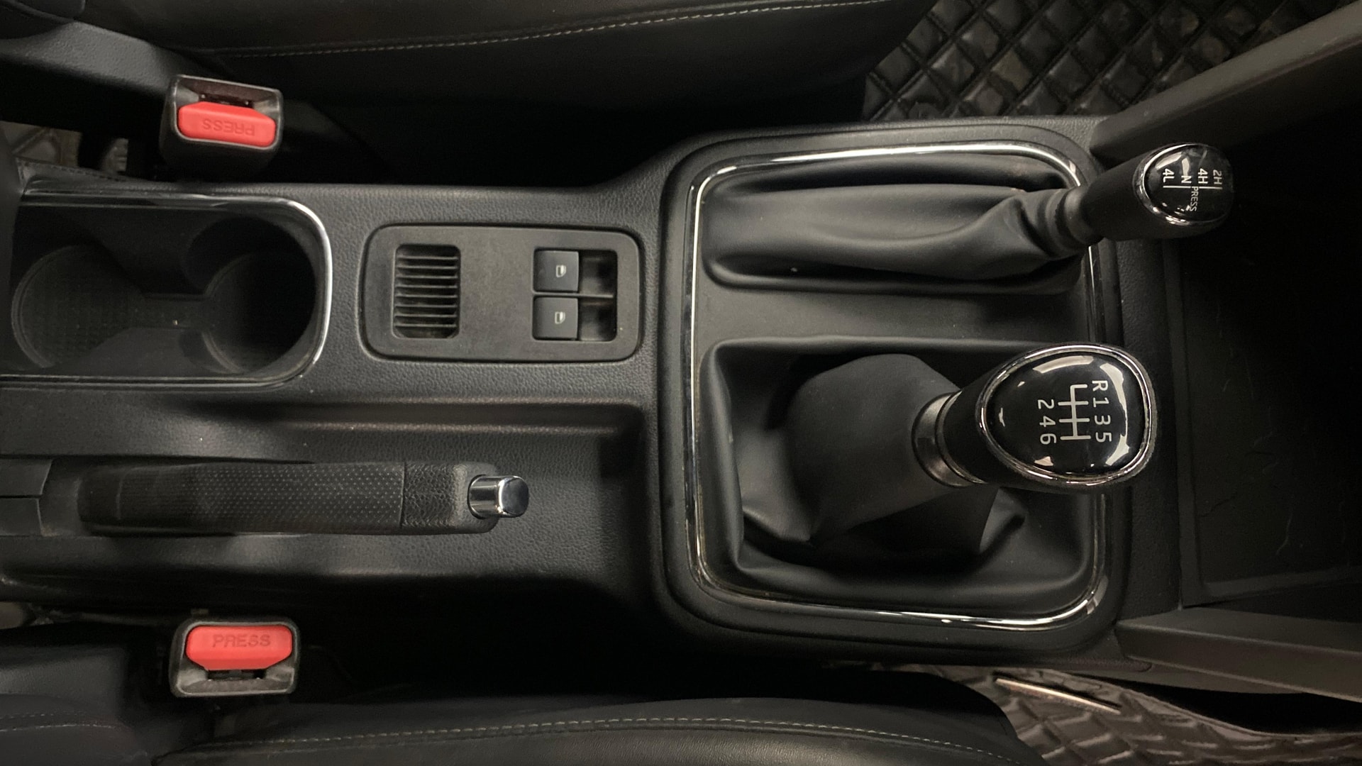 View 2021 Mahindra Thar AX Standard Manual Soft Top 6 Seater Image 36 Used 2021 Mahindra Thar AX Standard Manual Soft Top 6 Seater Image 36
