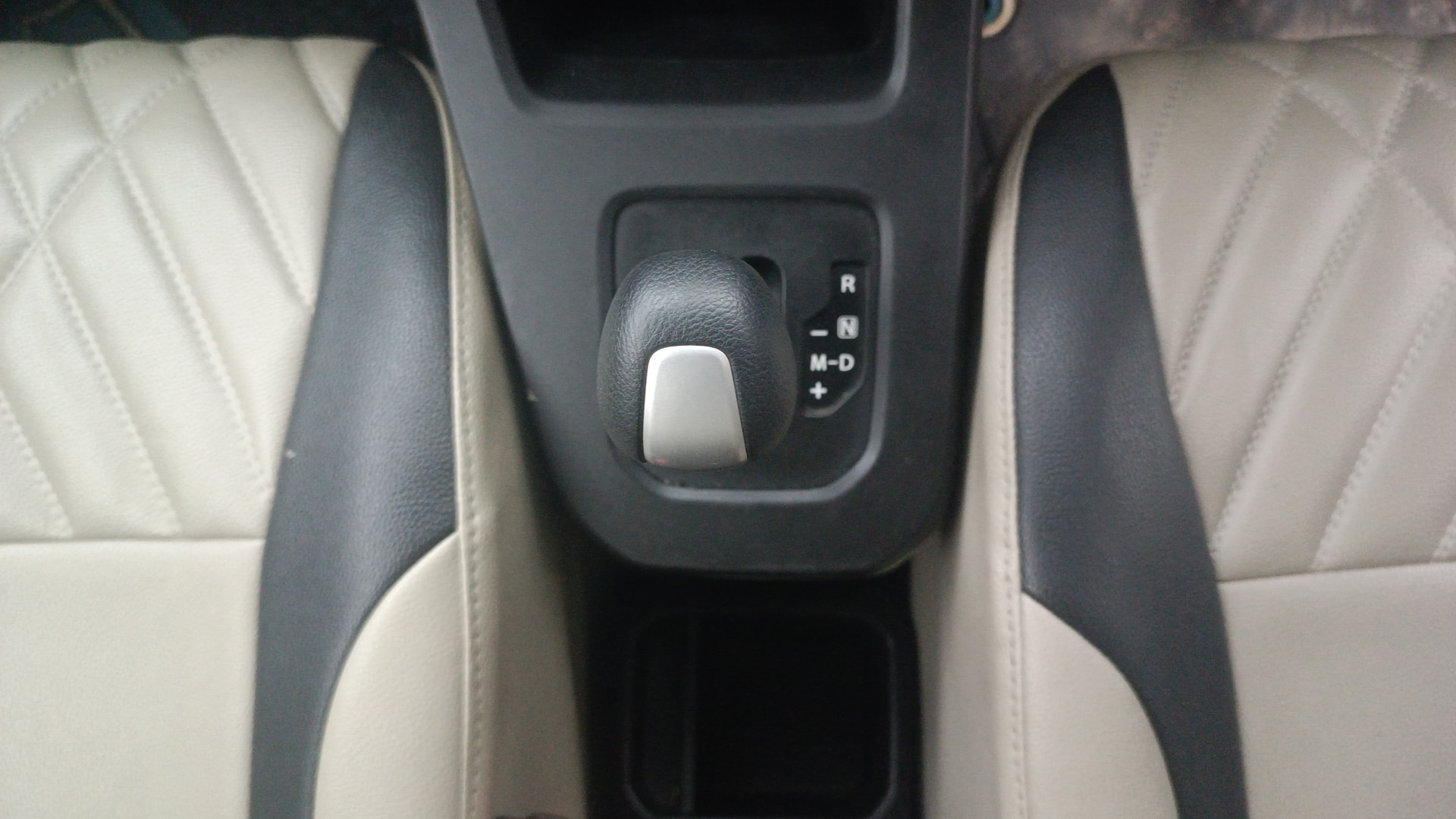 View 2019 Maruti Suzuki 1000 Base Variant Image 37 Used 2019 Maruti Suzuki 1000 Base Variant Image 37