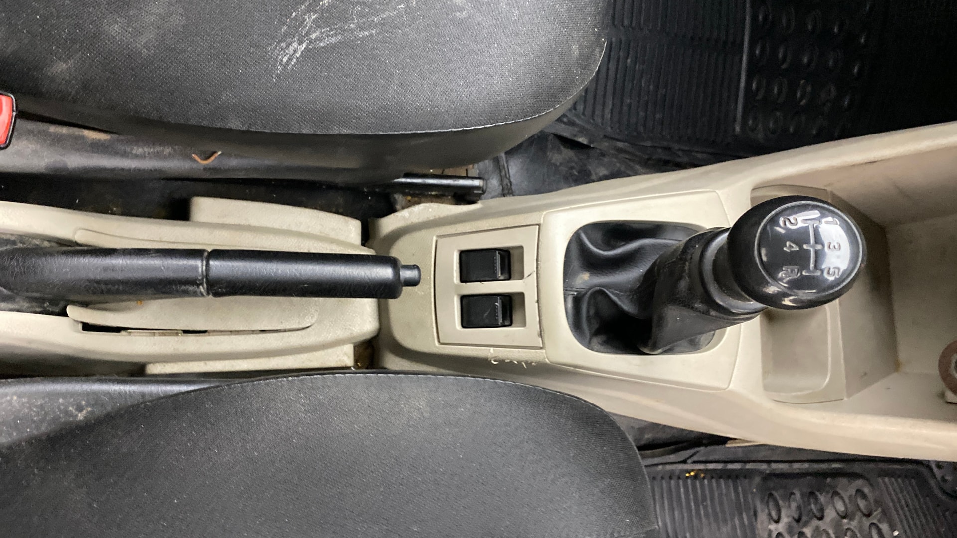 View 2019 Maruti Suzuki 1000 Base Variant Image 37 Used 2019 Maruti Suzuki 1000 Base Variant Image 37