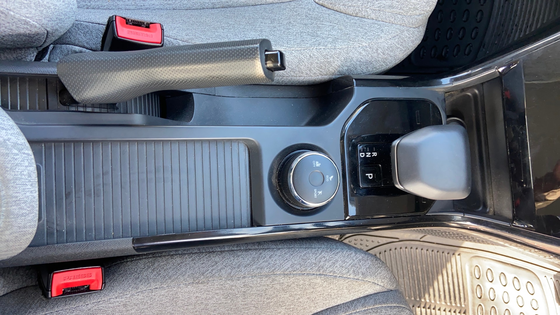 View 2025 Tata Curvv Smart 1.2 Revotron Petrol 6MT Image 39 Used 2025 Tata Curvv Smart 1.2 Revotron Petrol 6MT Image 39