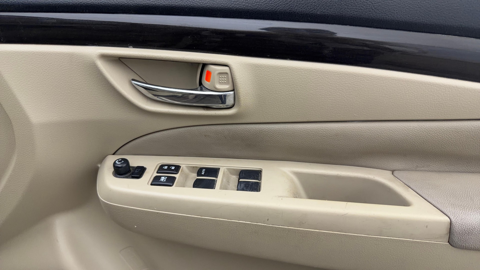 View 2015 Maruti Suzuki 1000 Base Variant Image 33 Used 2015 Maruti Suzuki 1000 Base Variant Image 33