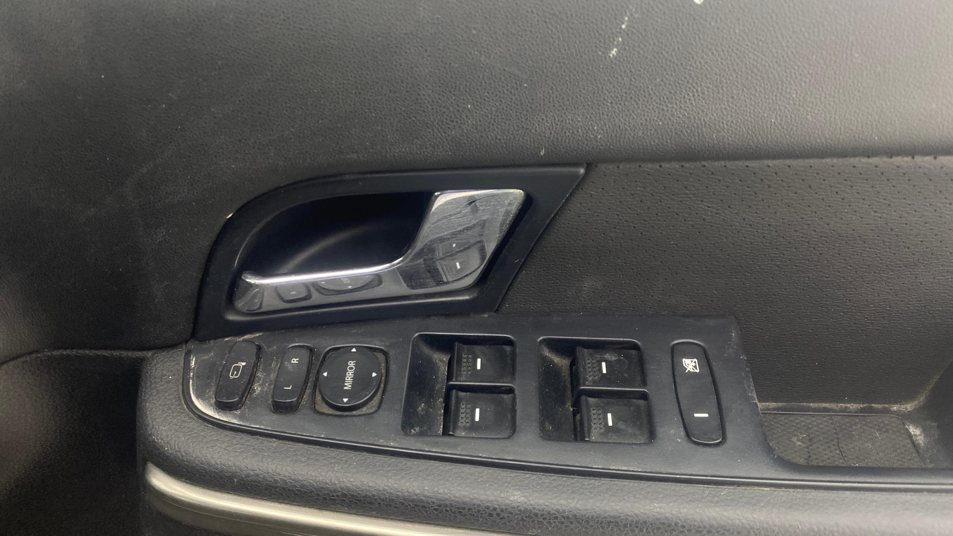 View 2017 Tata Hexa XT 4X4 Image 39 Used 2017 Tata Hexa XT 4X4 Image 39