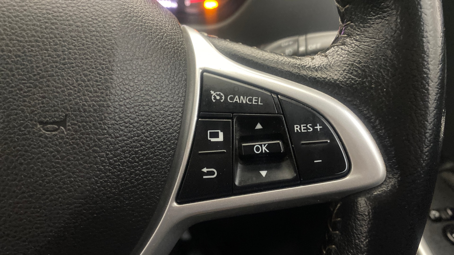 View 2022 Nissan Magnite Turbo XV Premium CVT Image 3 Used 2022 Nissan Magnite Turbo XV Premium CVT Image 3