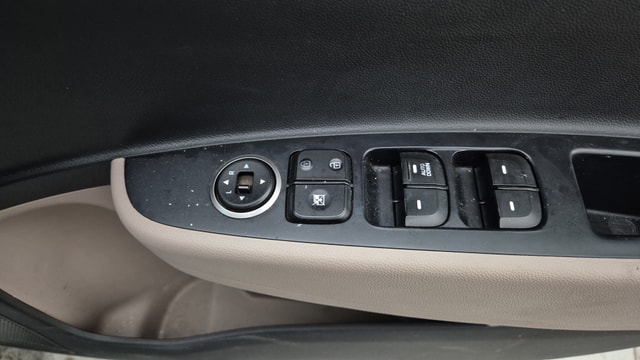 View Hyundai Grand i10 Image 32 Used Hyundai Grand i10 Image 32