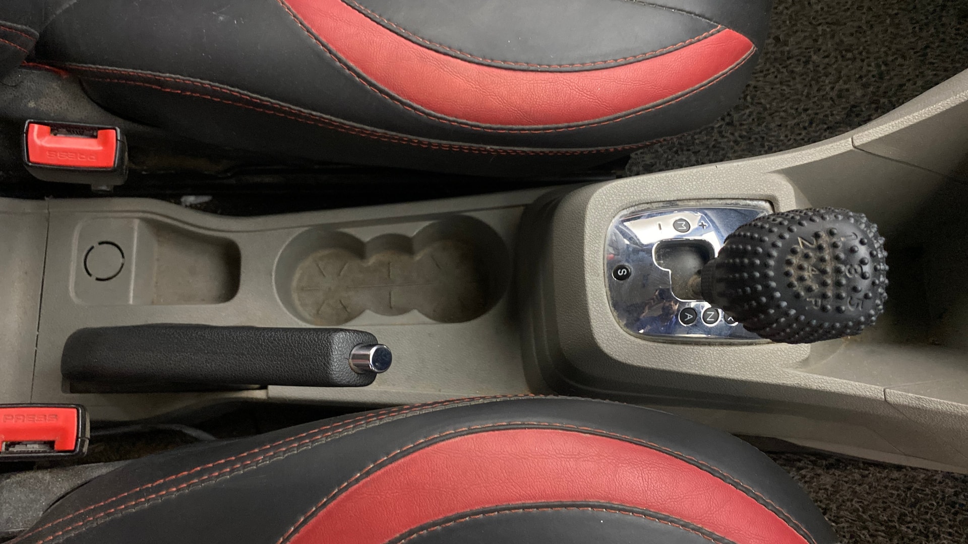 View 2018 Tata Tiago Revotorq XB Image 37 Used 2018 Tata Tiago Revotorq XB Image 37
