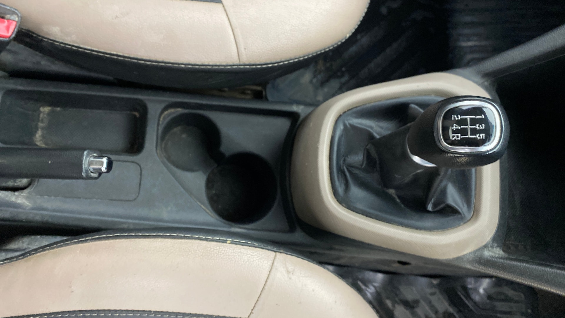 View 2019 Hyundai Grand i10 Sportz 1.2 Kappa Image 38 Used 2019 Hyundai Grand i10 Sportz 1.2 Kappa Image 38