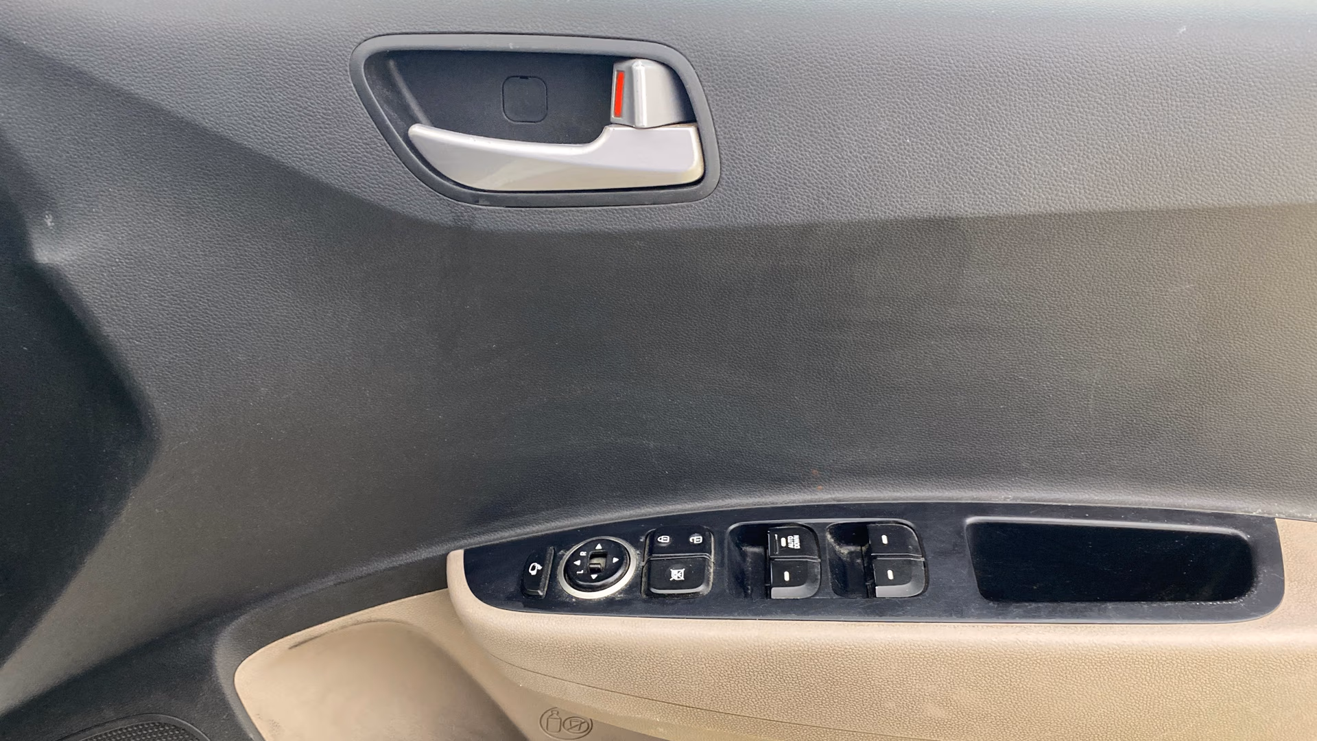 View 2019 Hyundai Grand i10 Sportz 1.2 Kappa Image 33 Used 2019 Hyundai Grand i10 Sportz 1.2 Kappa Image 33