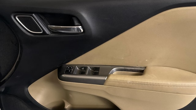 View Honda City ZX Image 35 Used Honda City ZX Image 35