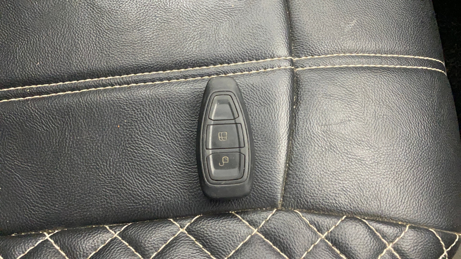 View 2016 Ford EcoSport 1.5 TDCi Diesel Ambiente BS IV Image 17 Used 2016 Ford EcoSport 1.5 TDCi Diesel Ambiente BS IV Image 17