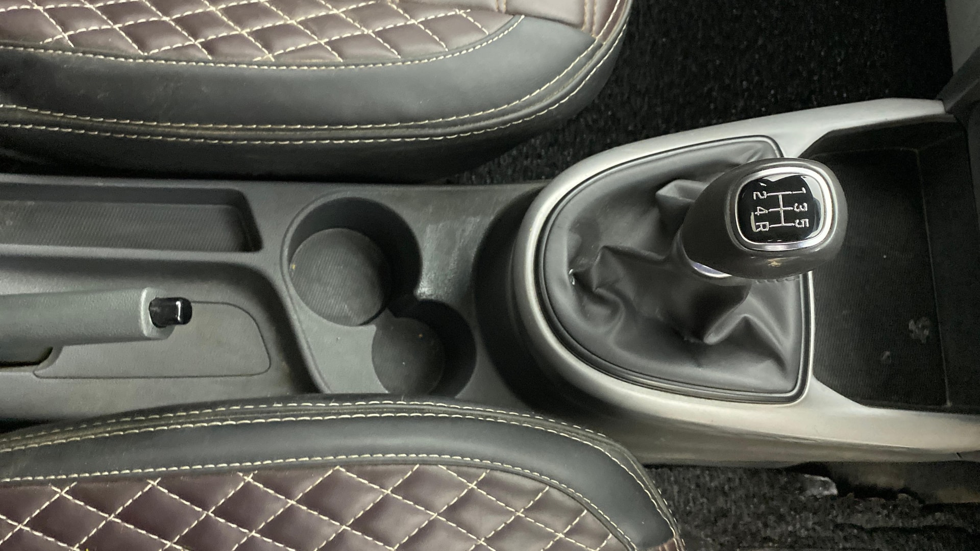View 2021 Hyundai Grand i10 Nios Sportz Petrol Image 38 Used 2021 Hyundai Grand i10 Nios Sportz Petrol Image 38