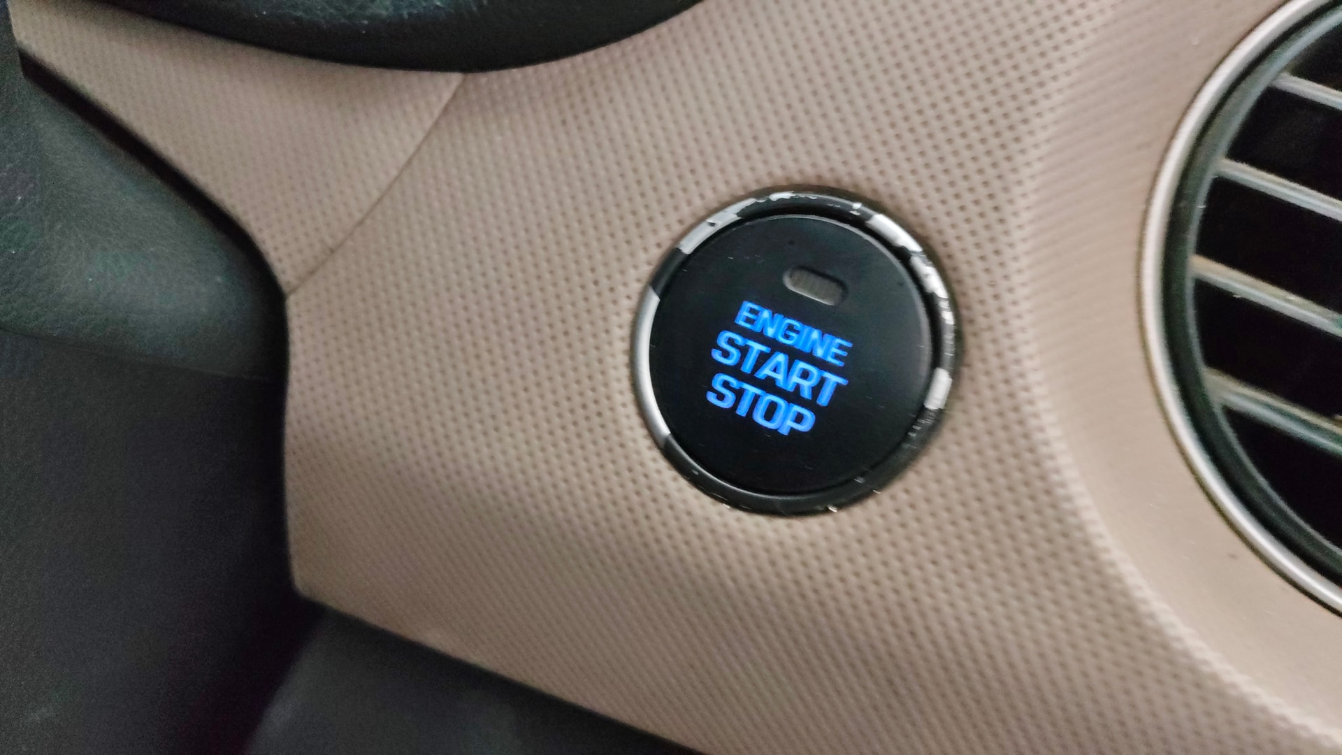 View 2014 Hyundai Grand i10 Sportz 1.2 Kappa Image 33 Used 2014 Hyundai Grand i10 Sportz 1.2 Kappa Image 33