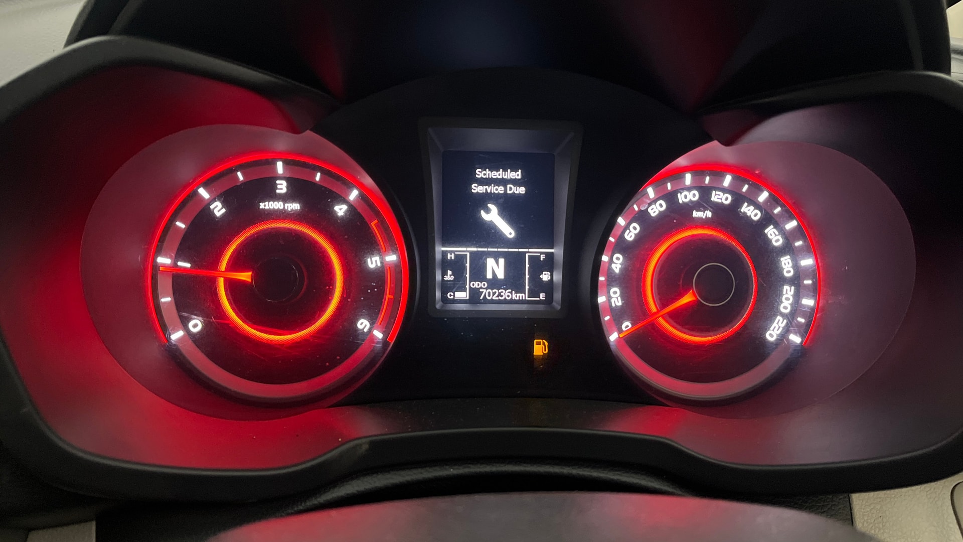 View 2019 Mahindra XUV300 W4 Petrol BS IV Image 36 Used 2019 Mahindra XUV300 W4 Petrol BS IV Image 36