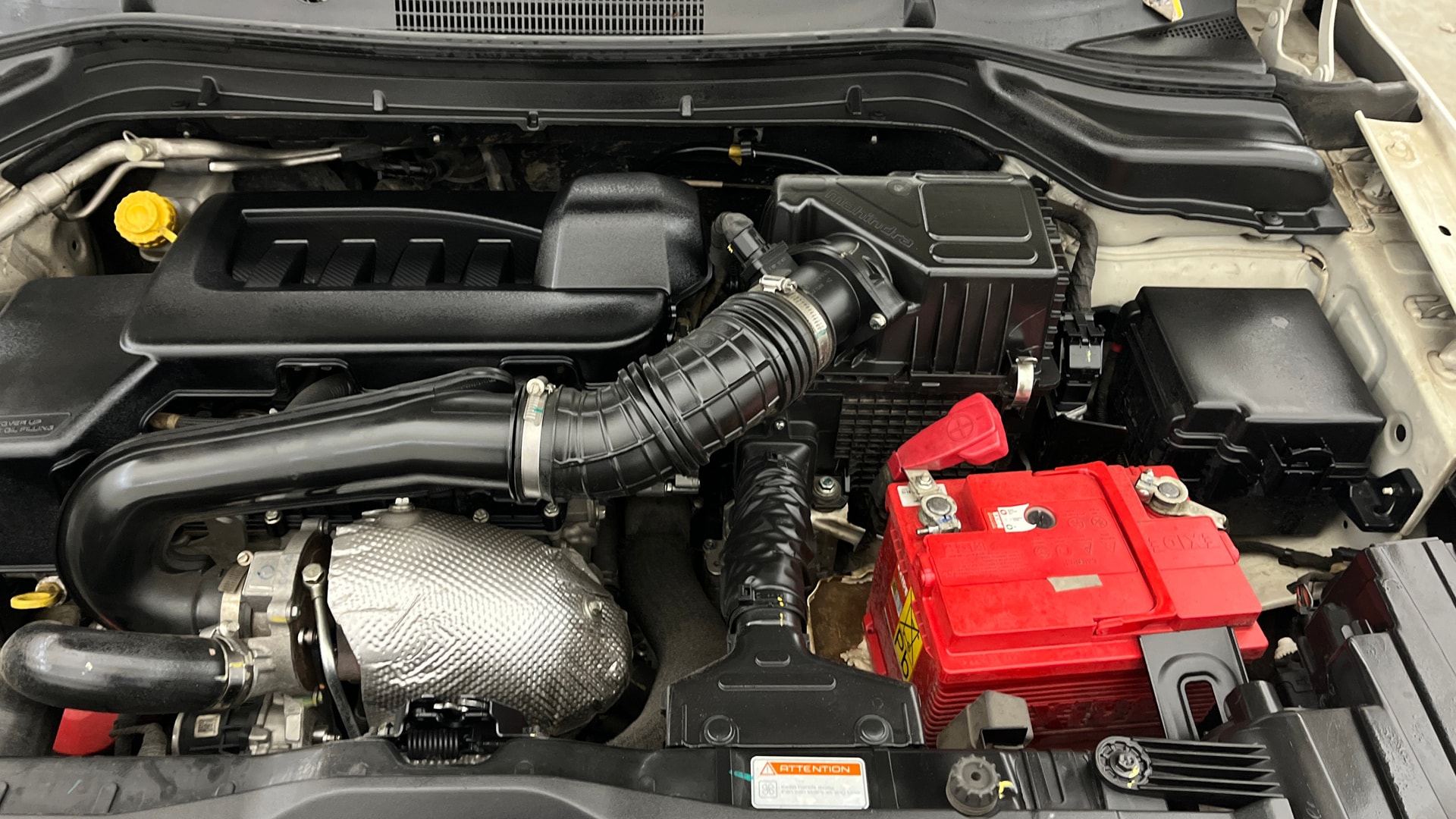 View 2019 Mahindra XUV300 W4 Petrol BS IV Image 14 Used 2019 Mahindra XUV300 W4 Petrol BS IV Image 14