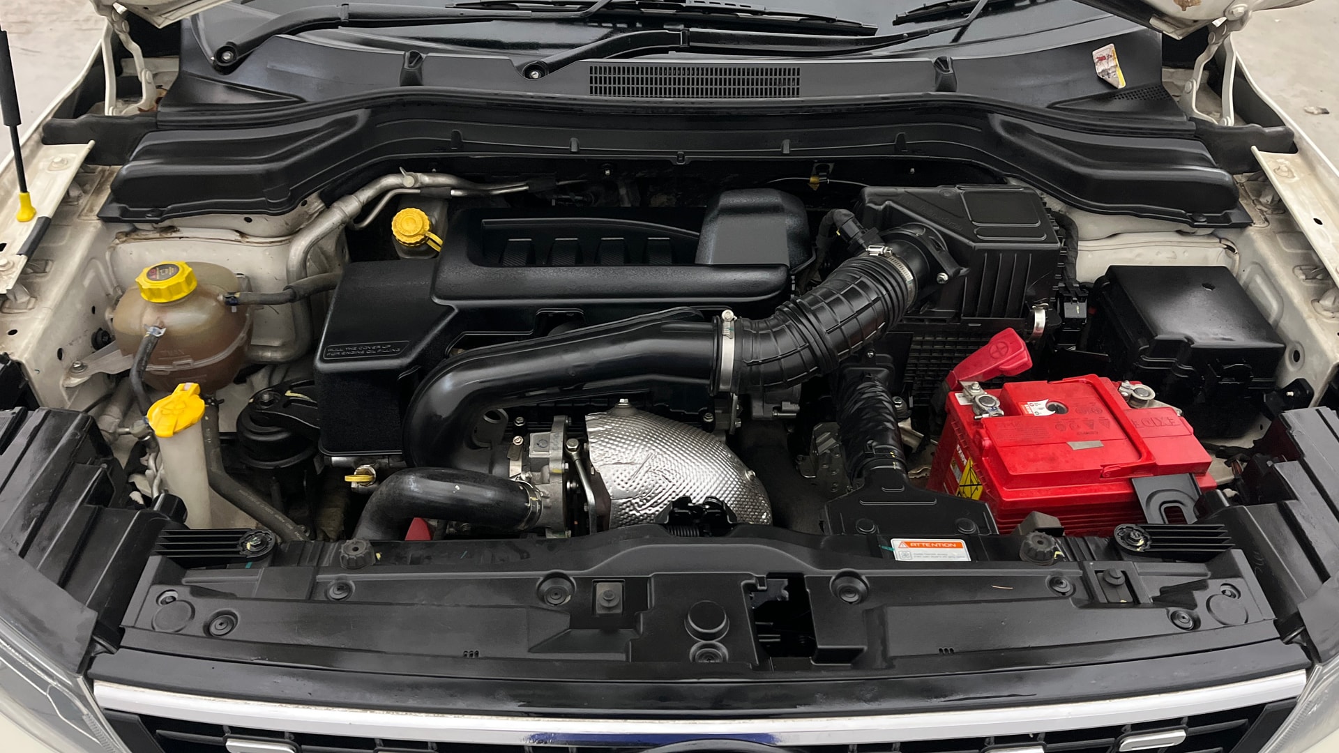 View 2019 Mahindra XUV300 W4 Petrol BS IV Image 43 Used 2019 Mahindra XUV300 W4 Petrol BS IV Image 43