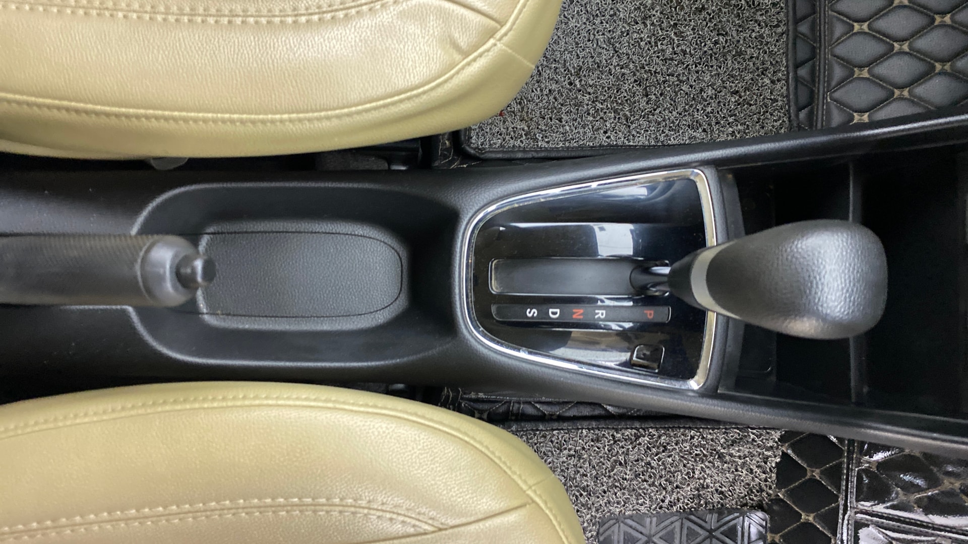 View 2023 Honda Amaze E MT Petrol BS IV Image 39 Used 2023 Honda Amaze E MT Petrol BS IV Image 39