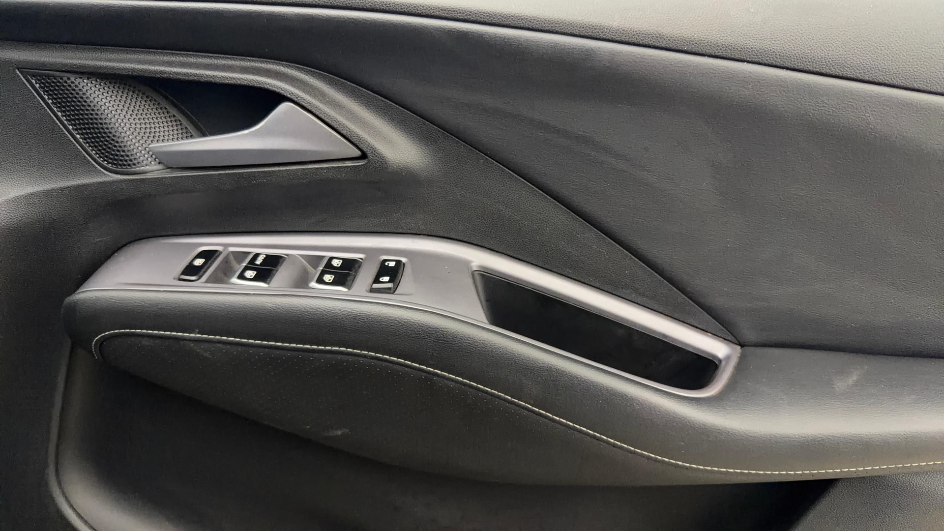 View 2024 MG Hector Sharp Hybrid BS IV Image 33 Used 2024 MG Hector Sharp Hybrid BS IV Image 33