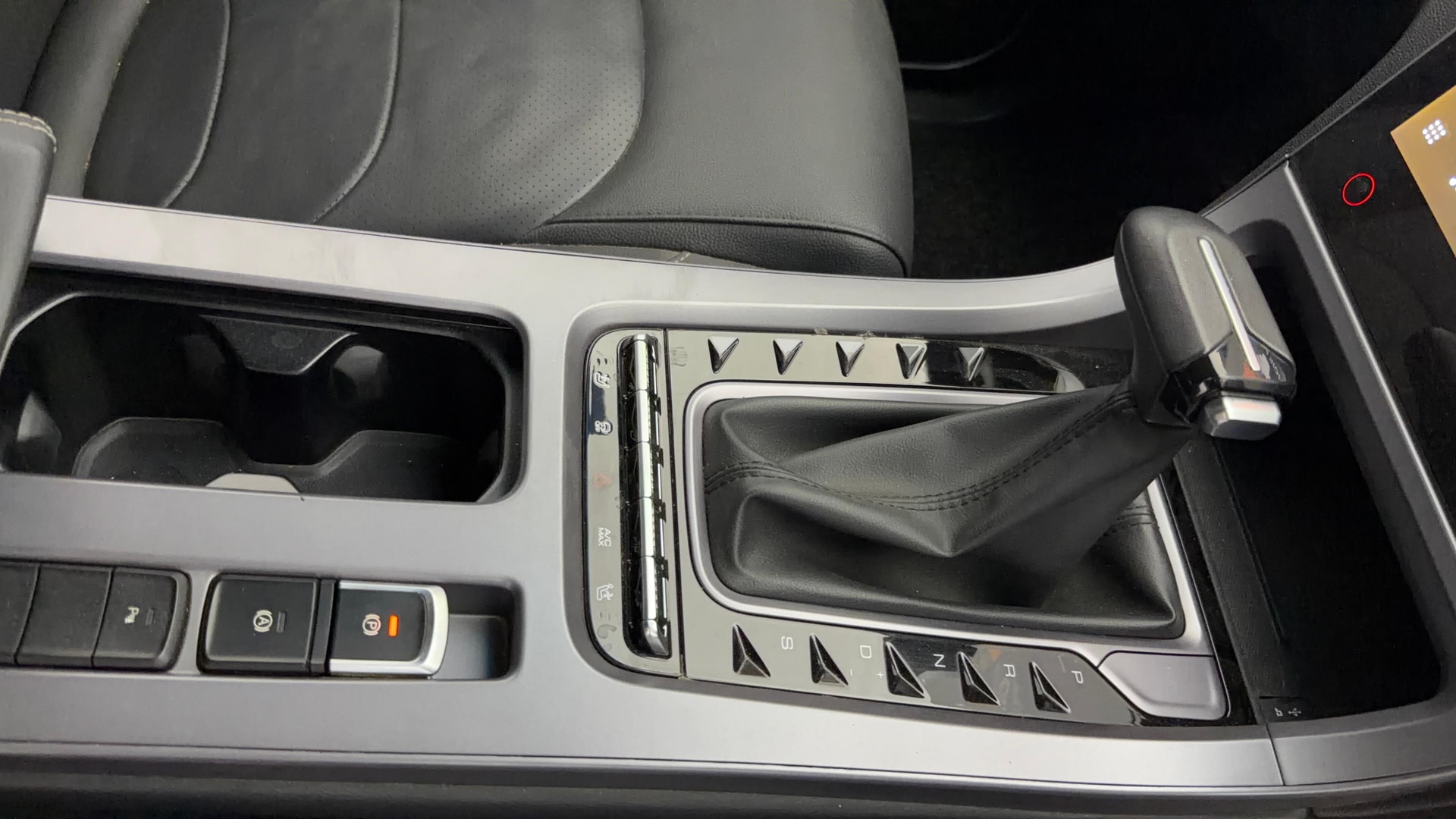 View 2024 MG Hector Sharp Hybrid BS IV Image 39 Used 2024 MG Hector Sharp Hybrid BS IV Image 39