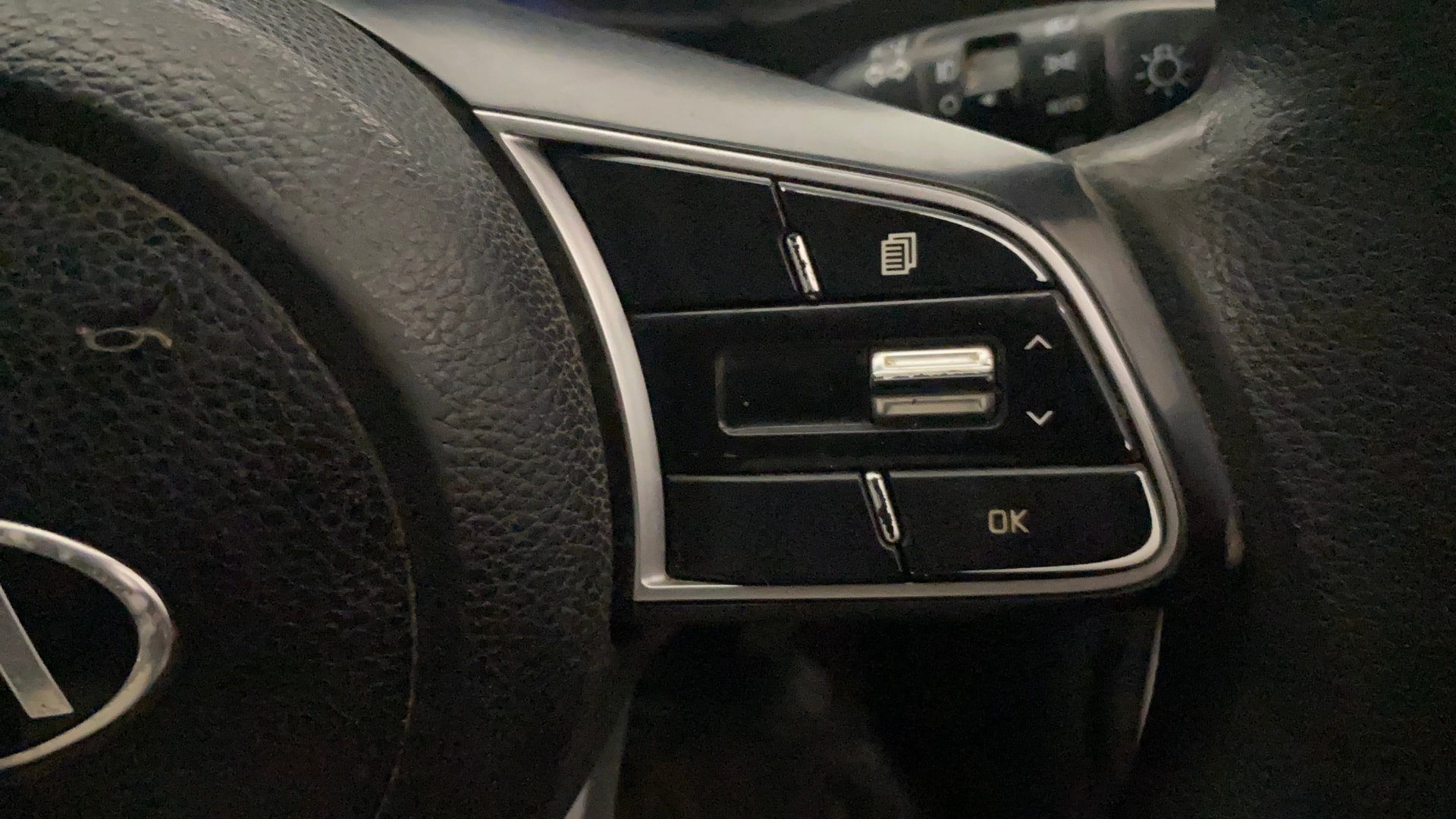 View 2020 Kia Sonet HTK Plus Petrol Image 3 Used 2020 Kia Sonet HTK Plus Petrol Image 3
